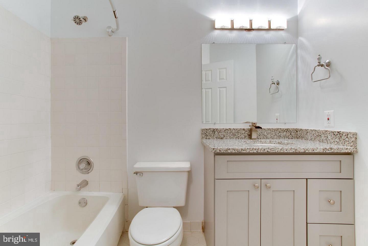 KINGSTOWNE - Residential Lease