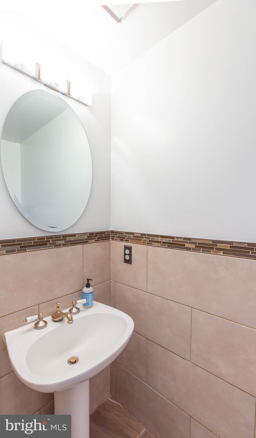 KINGSTOWNE - Residential Lease