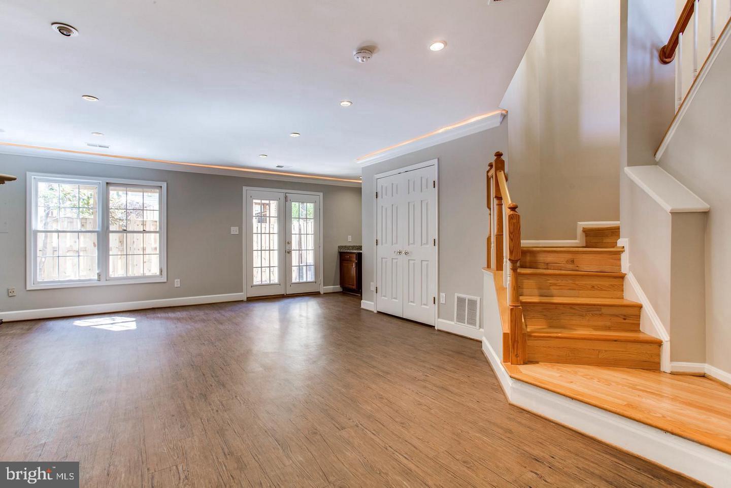 KINGSTOWNE - Residential Lease