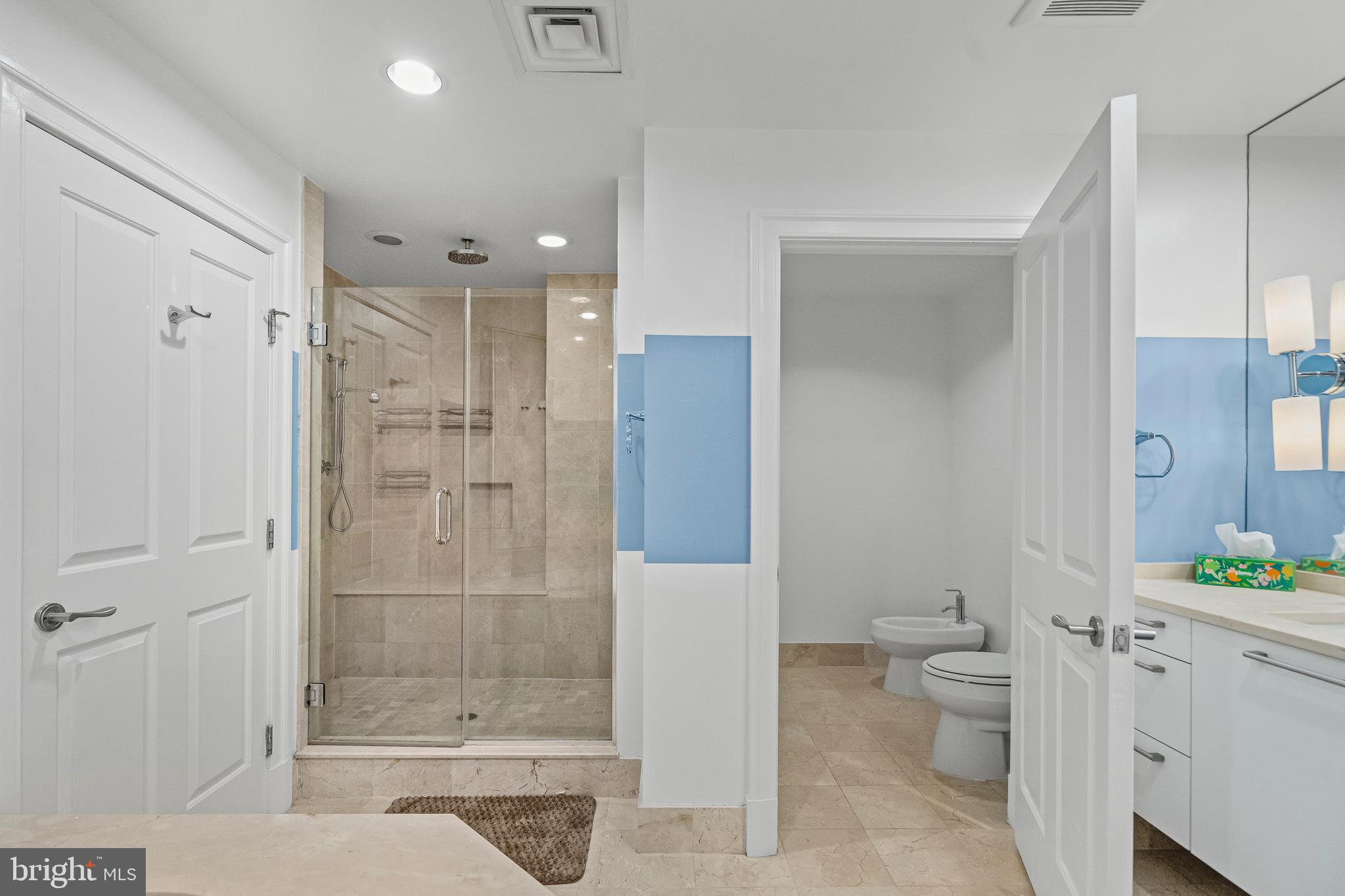 THE RITZ-CARLTON RESIDENCES - Residential Lease