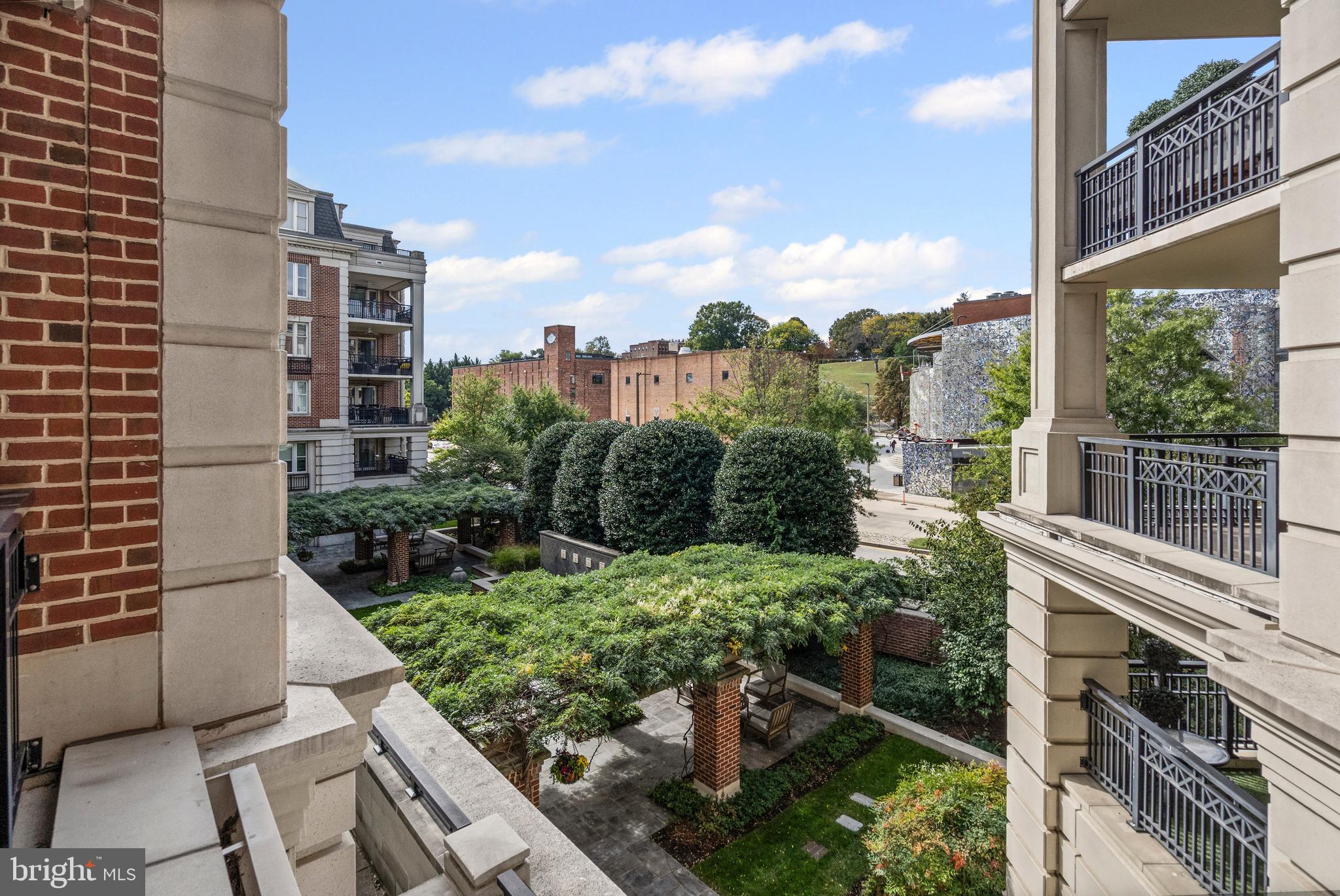 THE RITZ-CARLTON RESIDENCES - Residential Lease