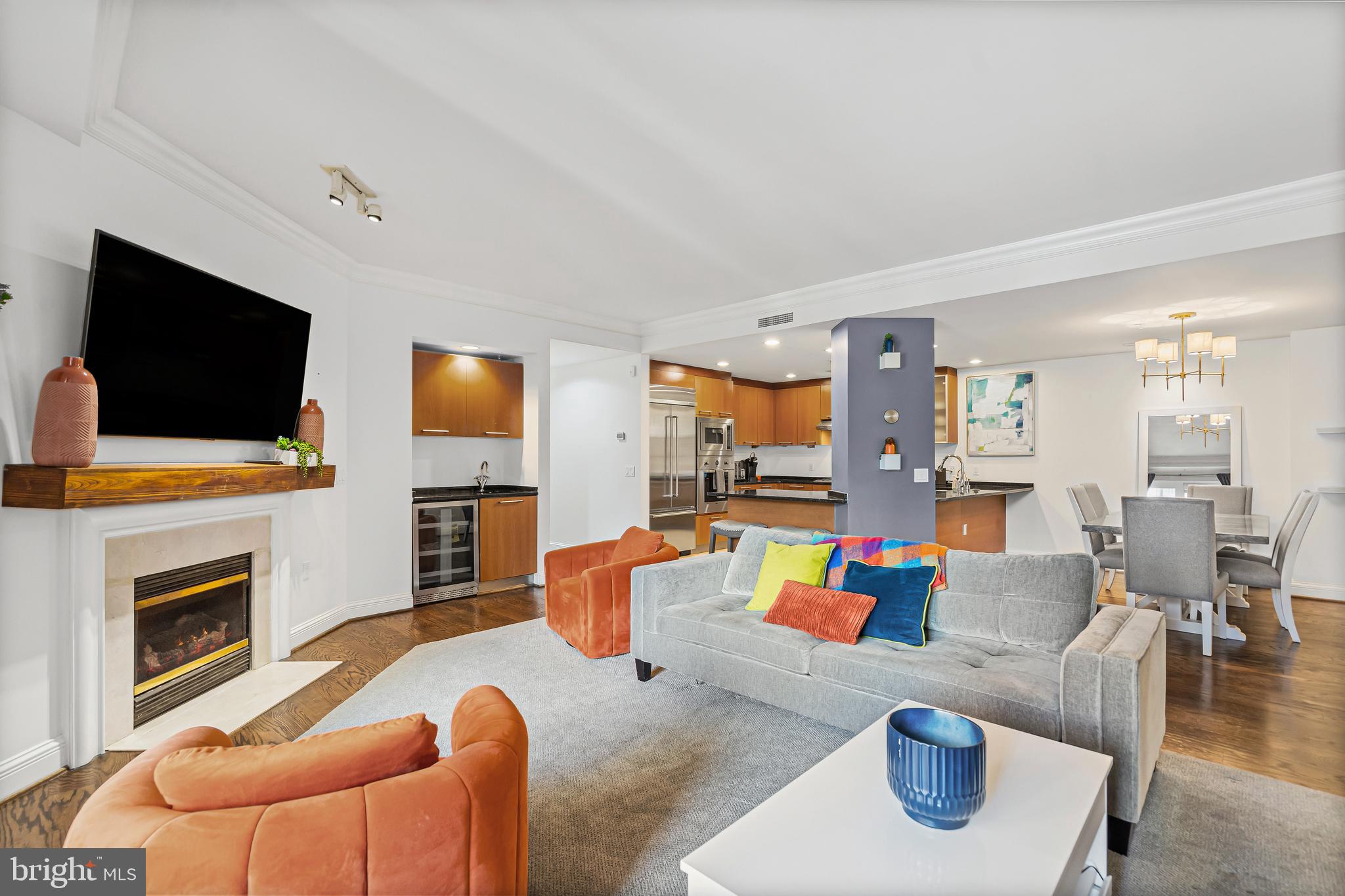 THE RITZ-CARLTON RESIDENCES - Residential Lease