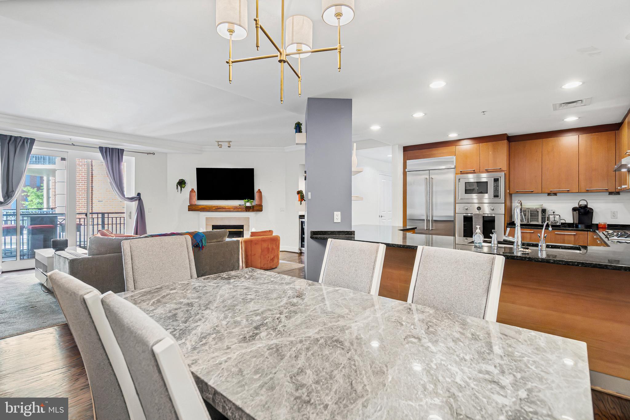 THE RITZ-CARLTON RESIDENCES - Residential Lease