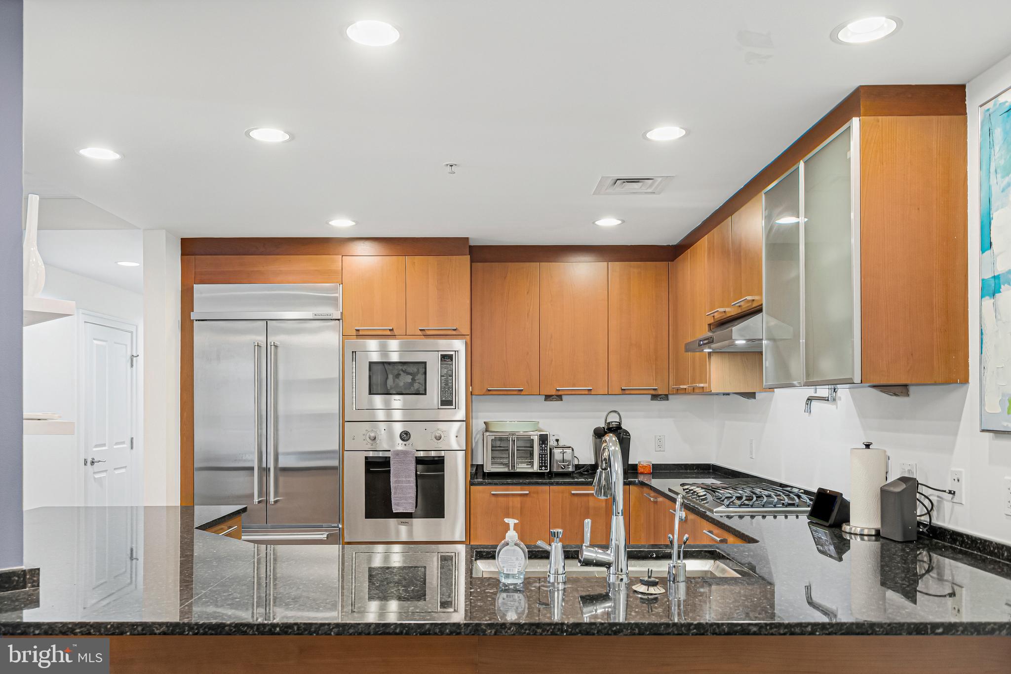 THE RITZ-CARLTON RESIDENCES - Residential Lease