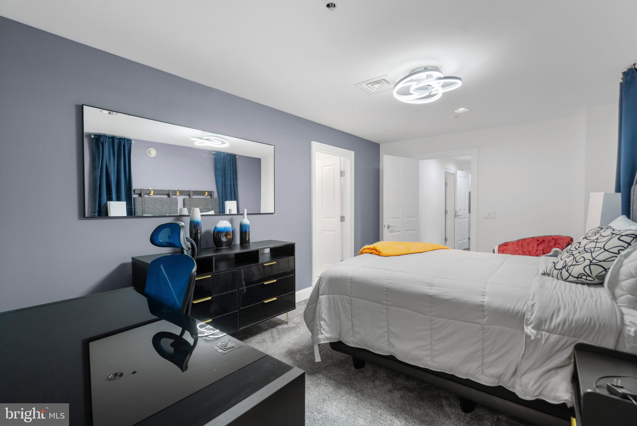 THE RITZ-CARLTON RESIDENCES - Residential Lease