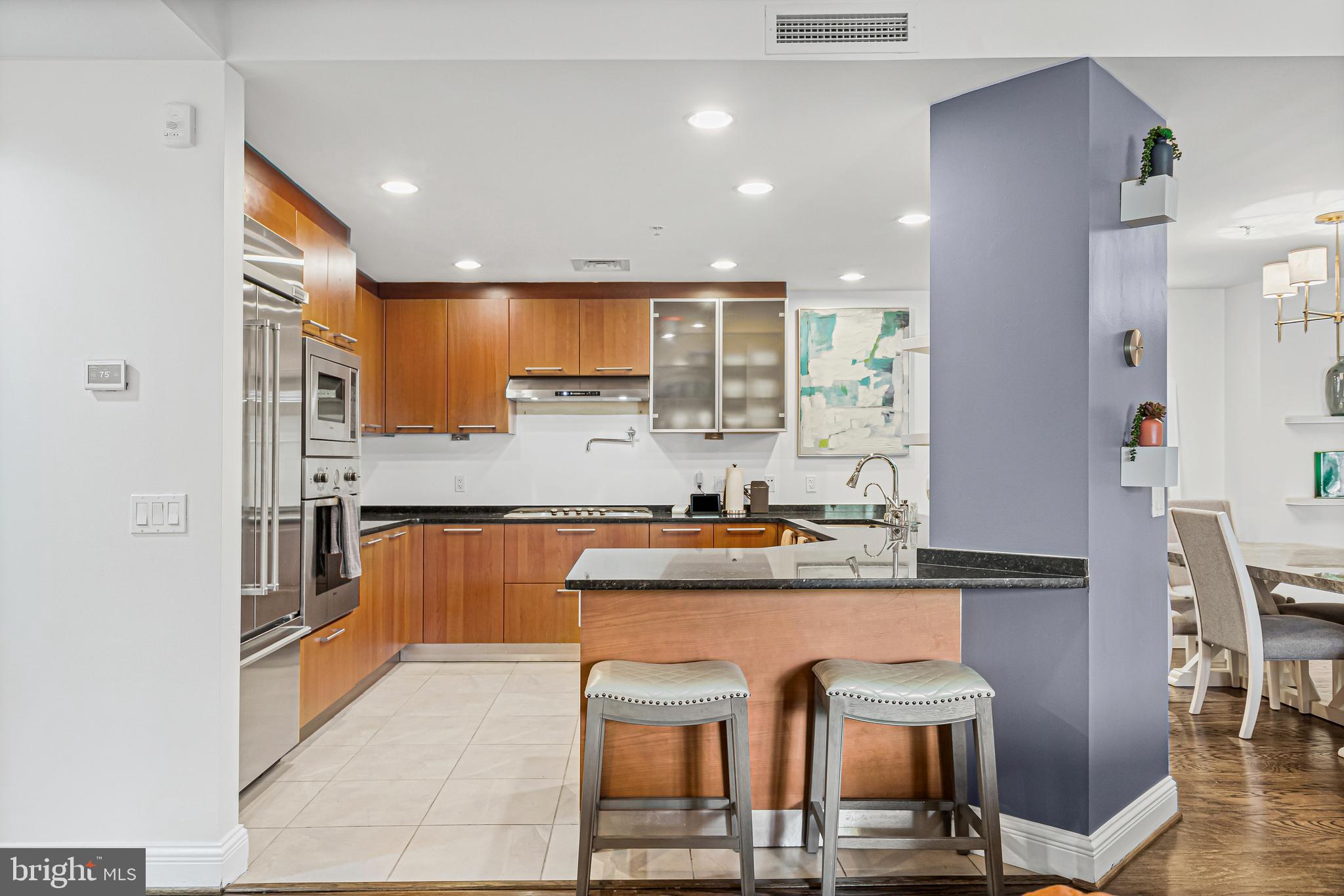 THE RITZ-CARLTON RESIDENCES - Residential Lease