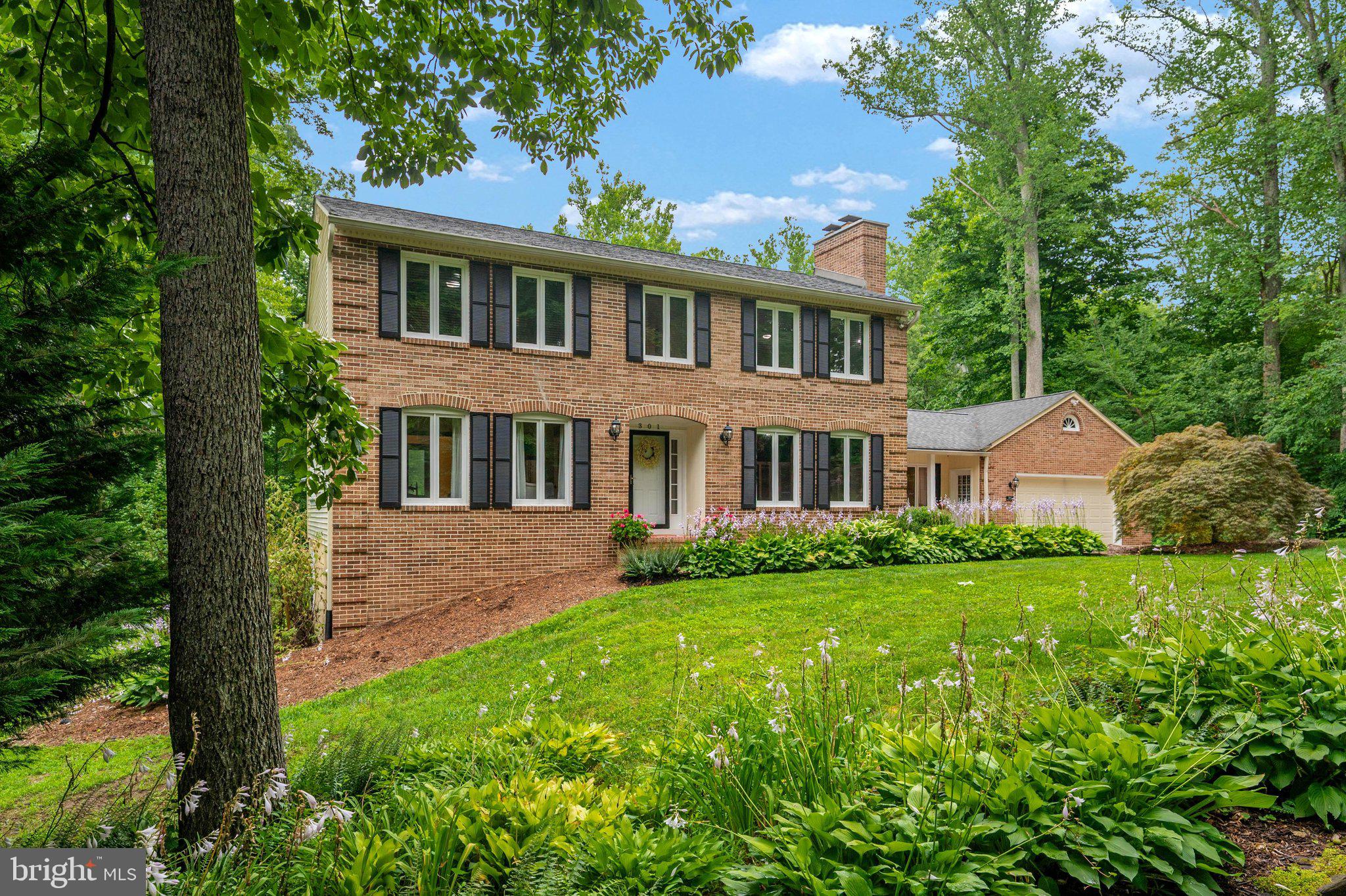 301 WHISPERING OAKS LANE