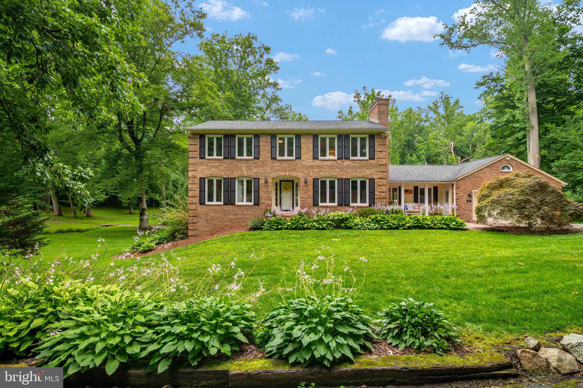 301 WHISPERING OAKS LANE