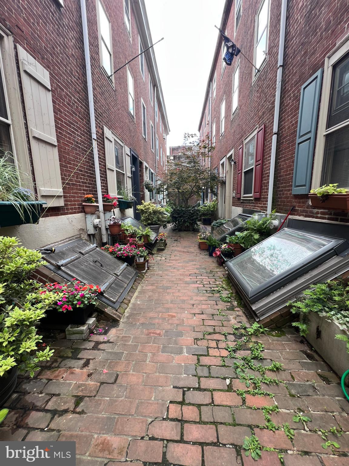 SOCIETY HILL - Residential Lease