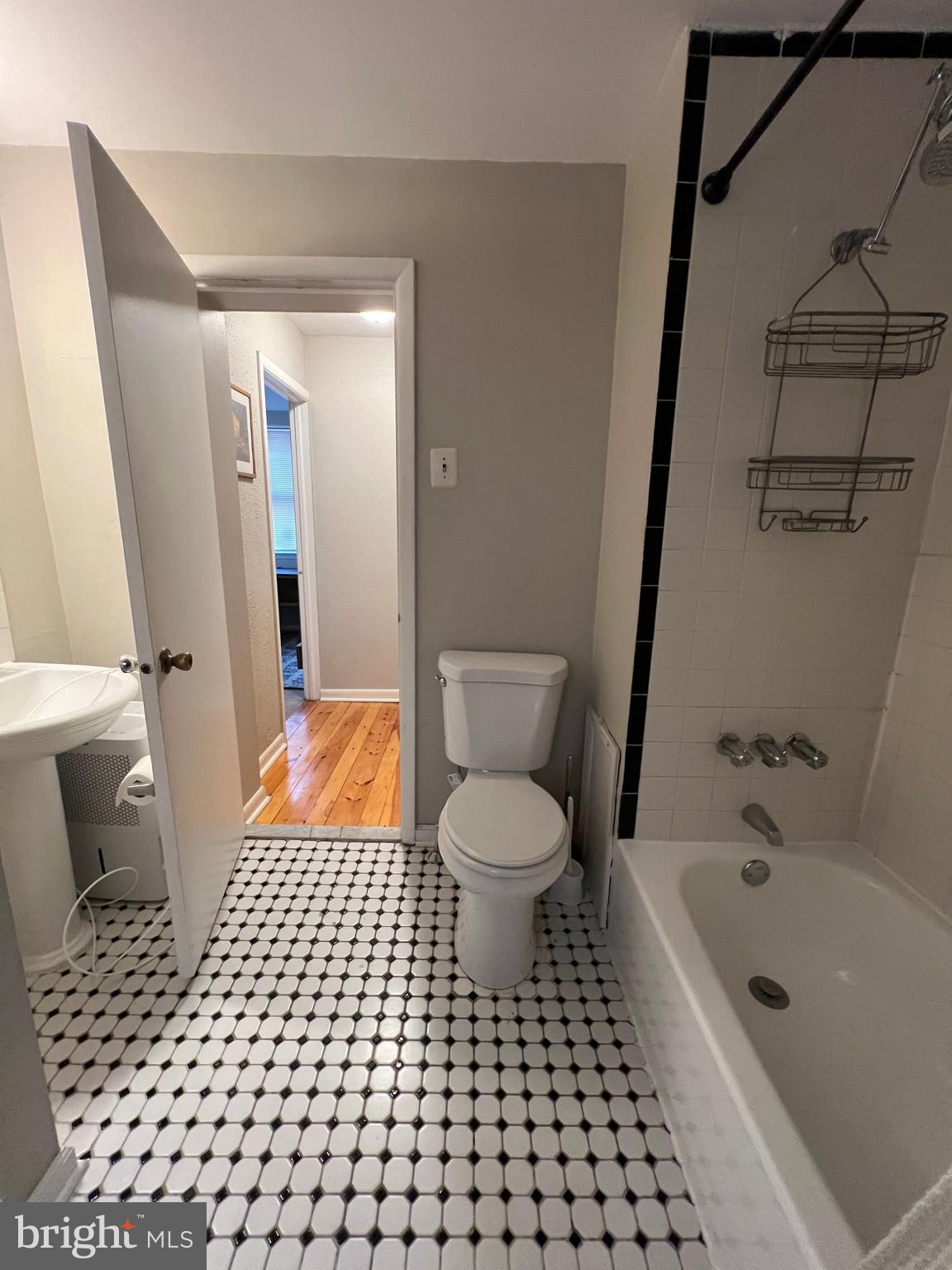 SOCIETY HILL - Residential Lease