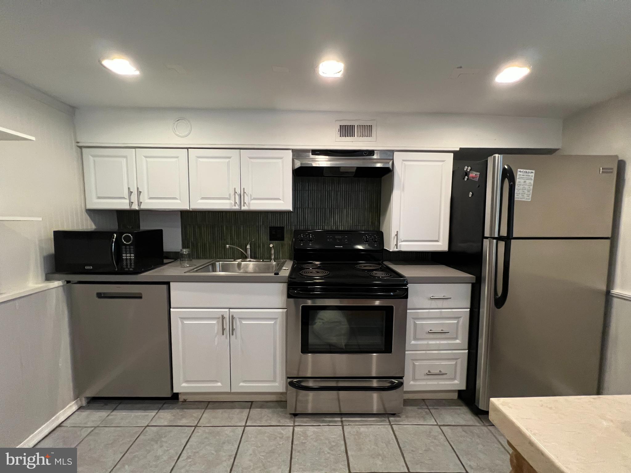 SOCIETY HILL - Residential Lease