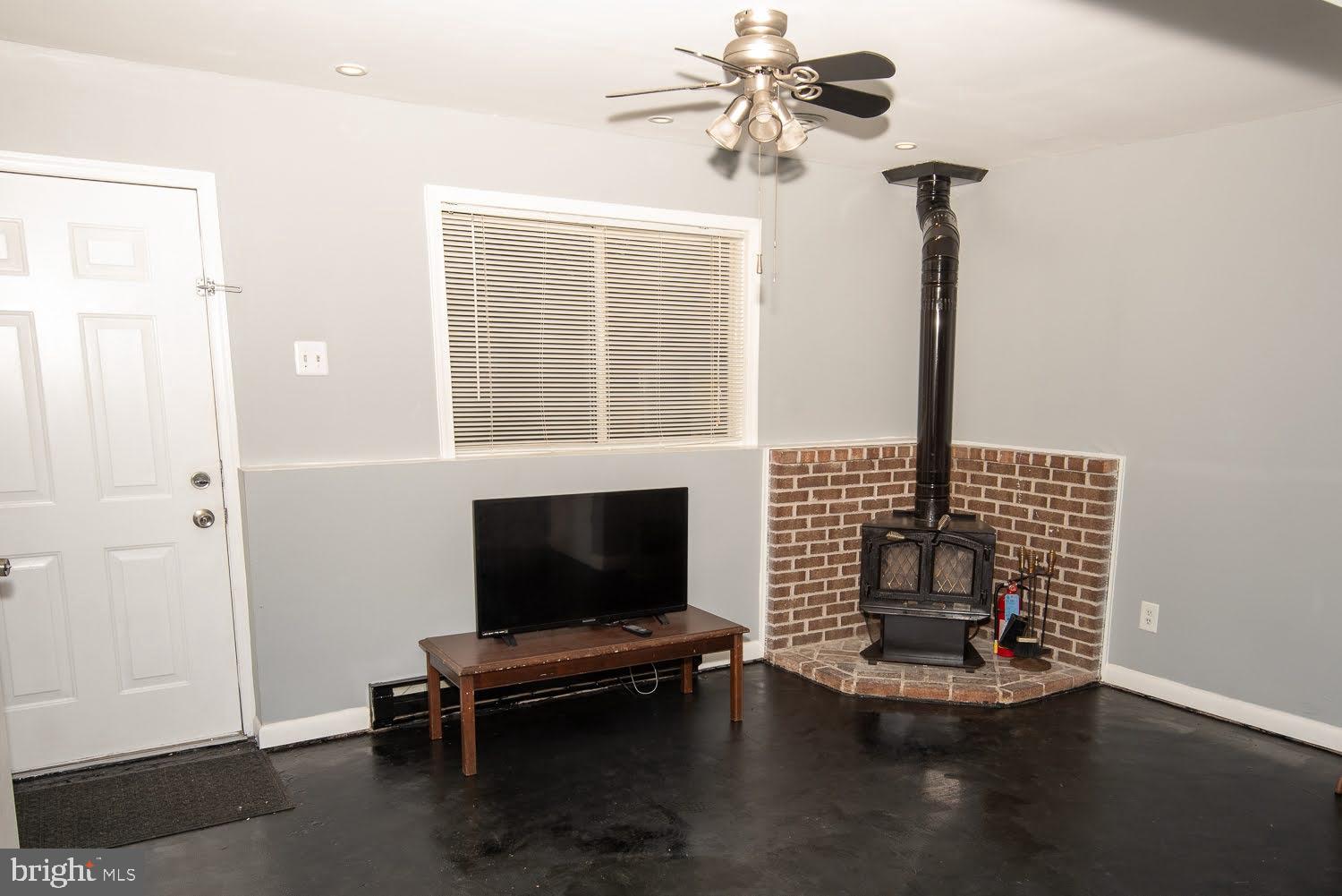 PINES OF LAUREL - Residential