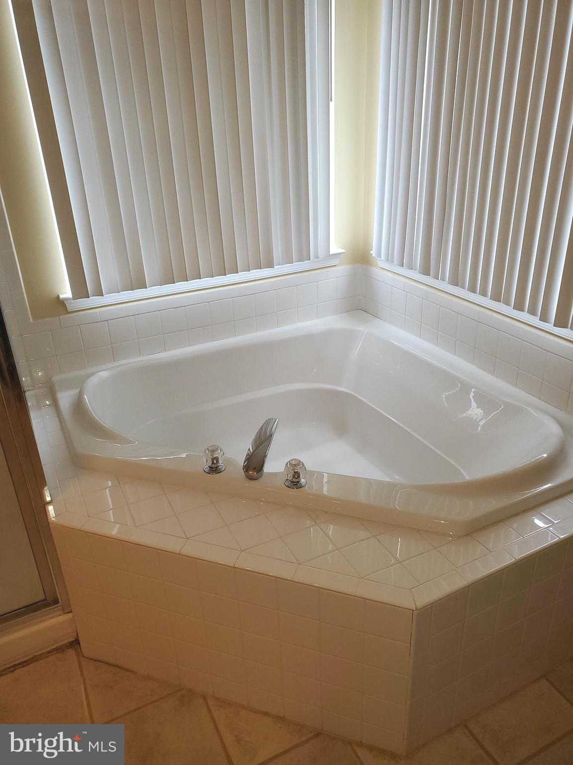 SHEFFIELD MANOR - Residential Lease