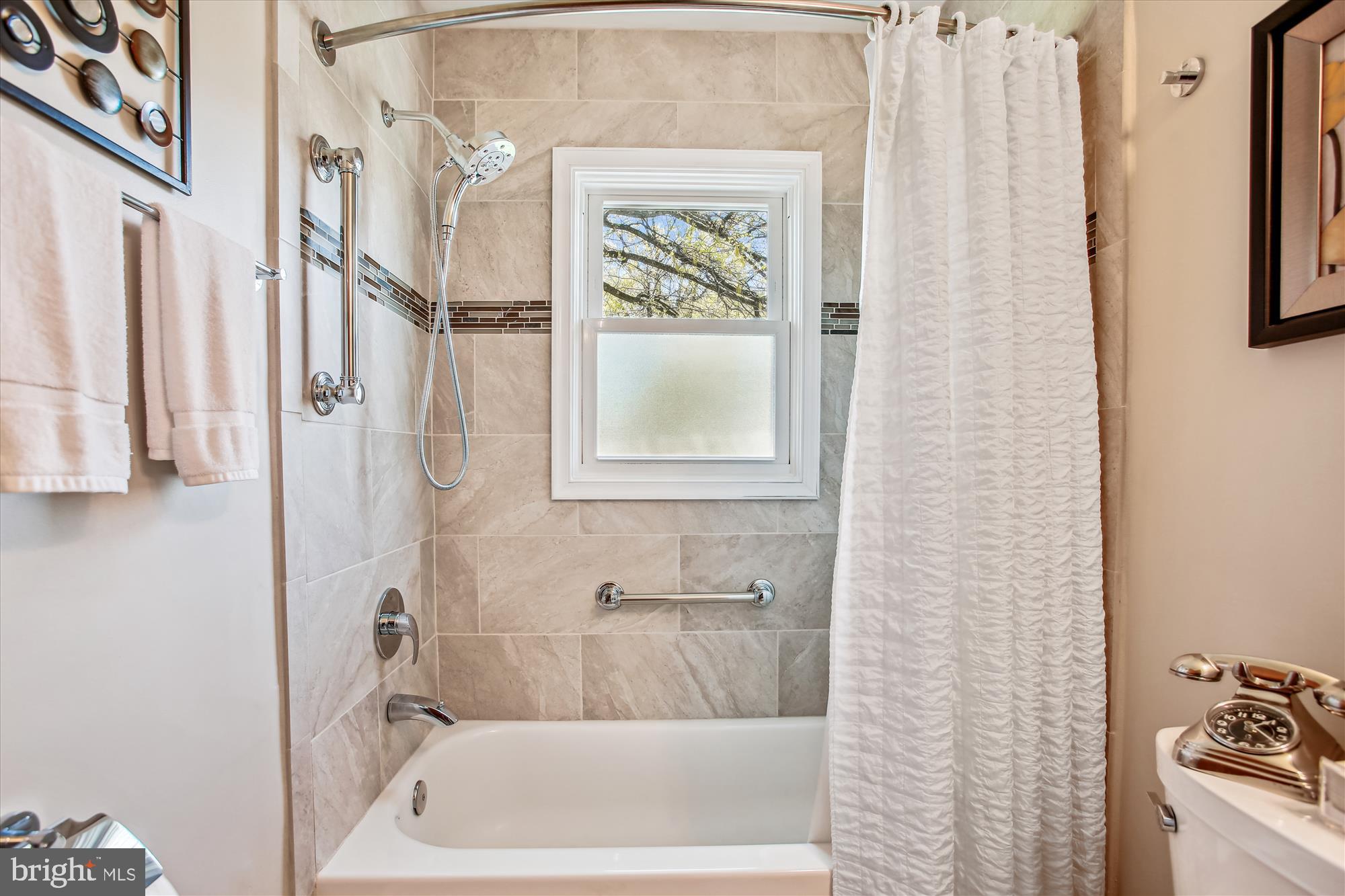 GROVETON HEIGHTS - Residential