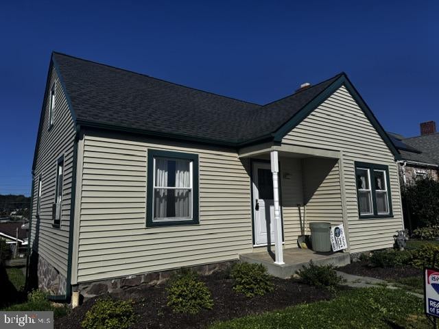 1435 FAYETTE AVENUE