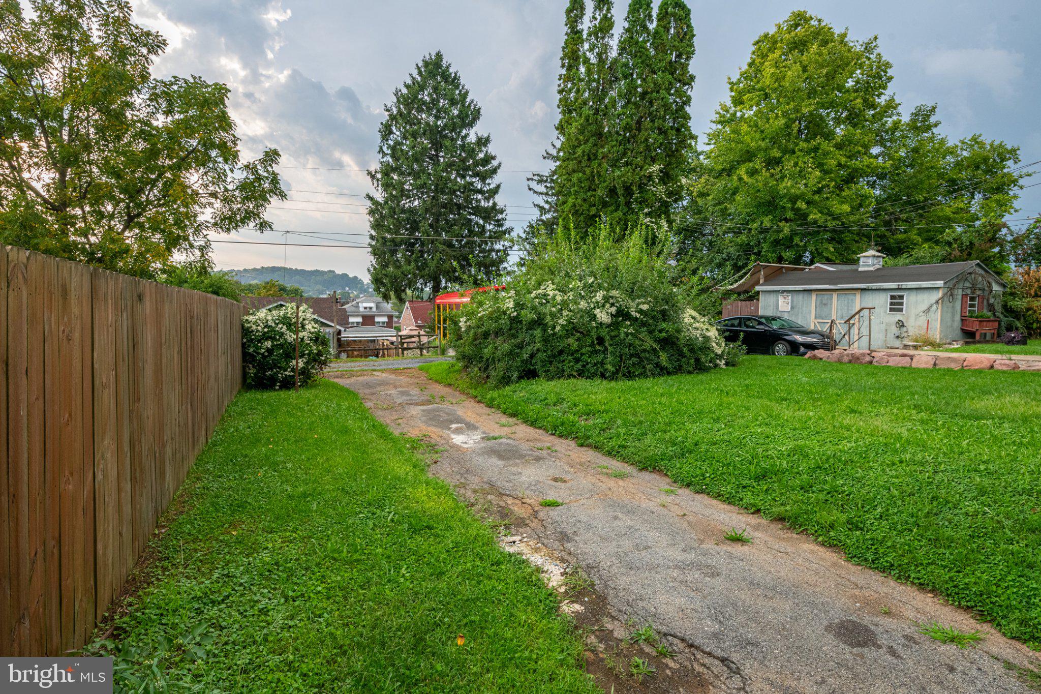 1435 FAYETTE AVENUE