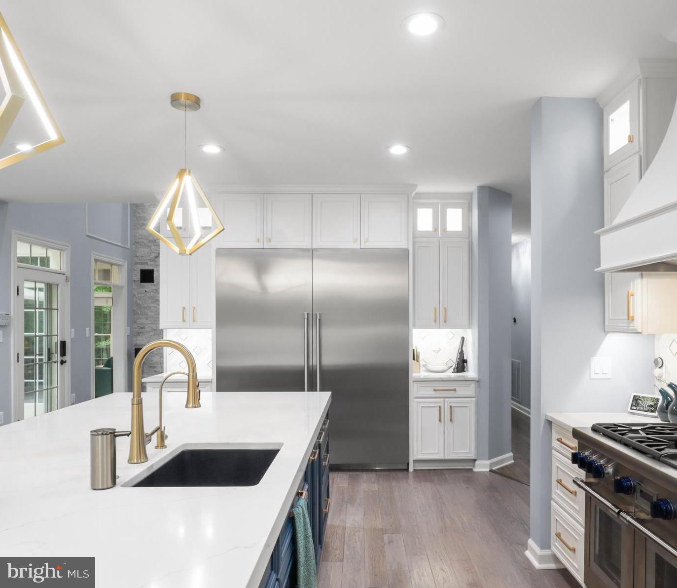 ESTATES AT ROSELAND - Residential