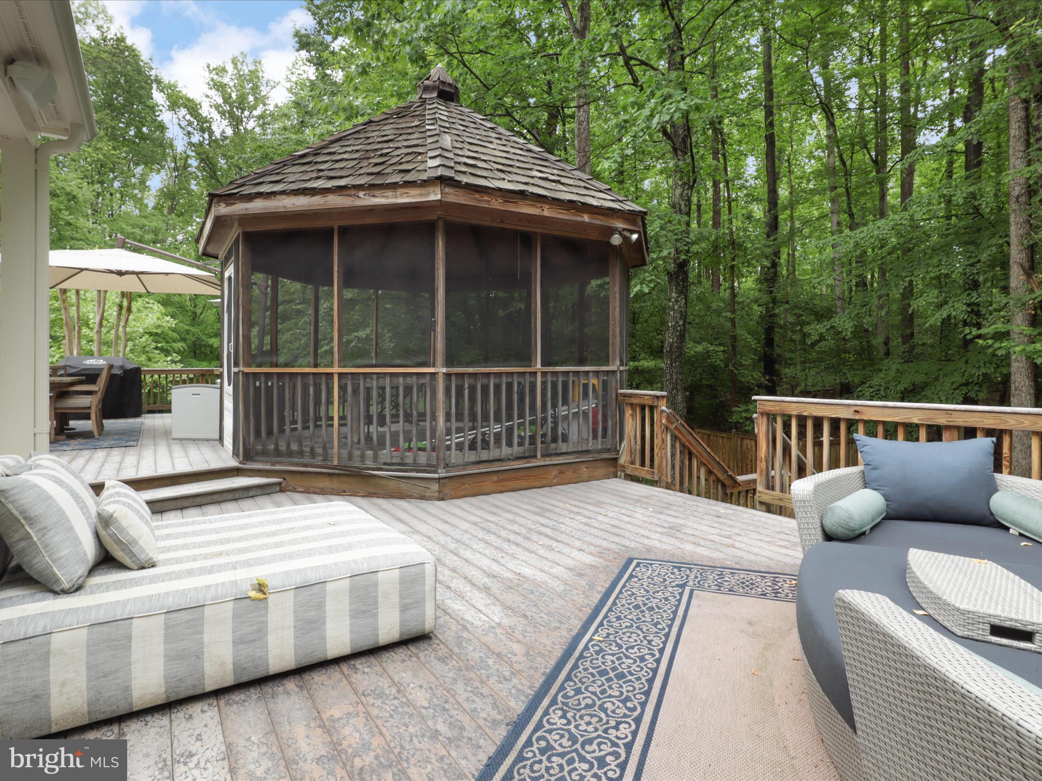 ESTATES AT ROSELAND - Residential