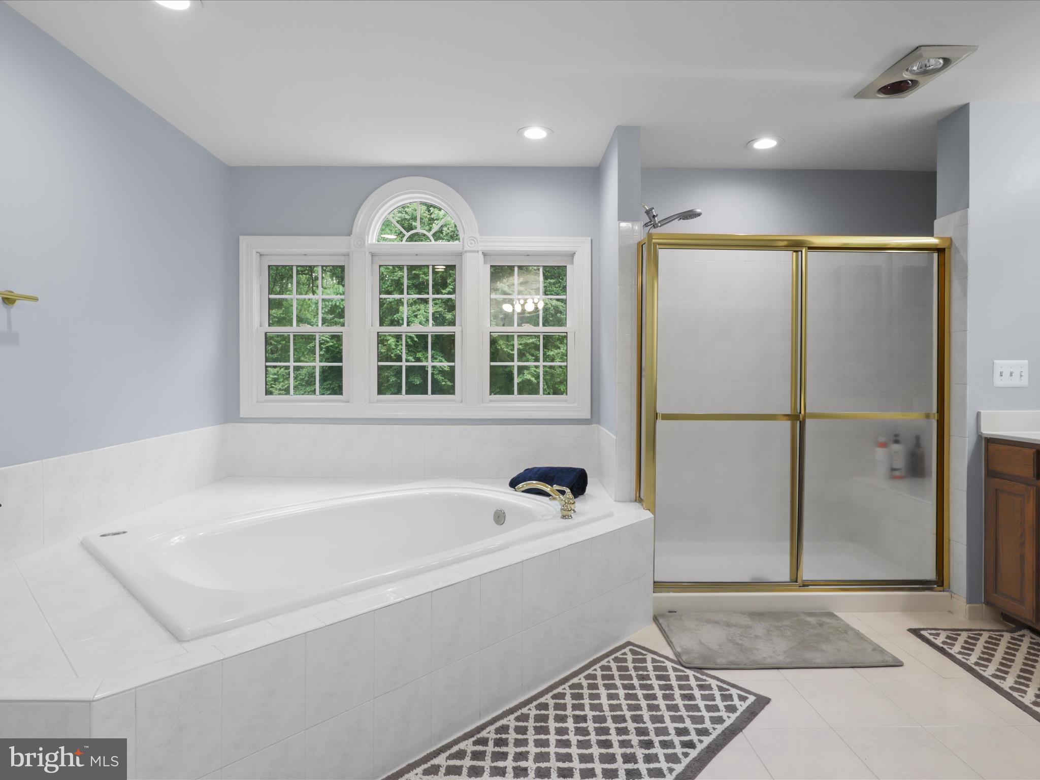 ESTATES AT ROSELAND - Residential