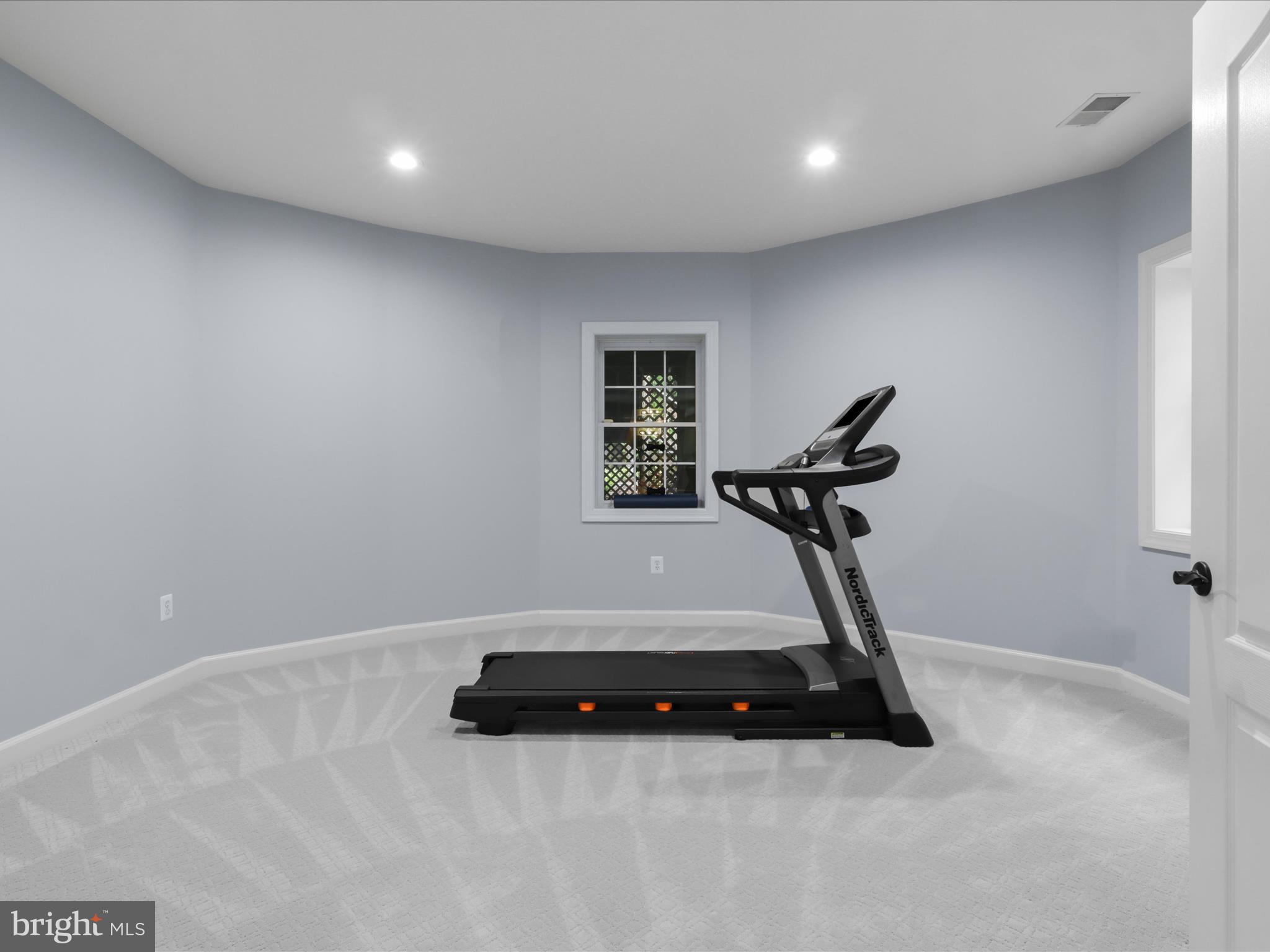 ESTATES AT ROSELAND - Residential