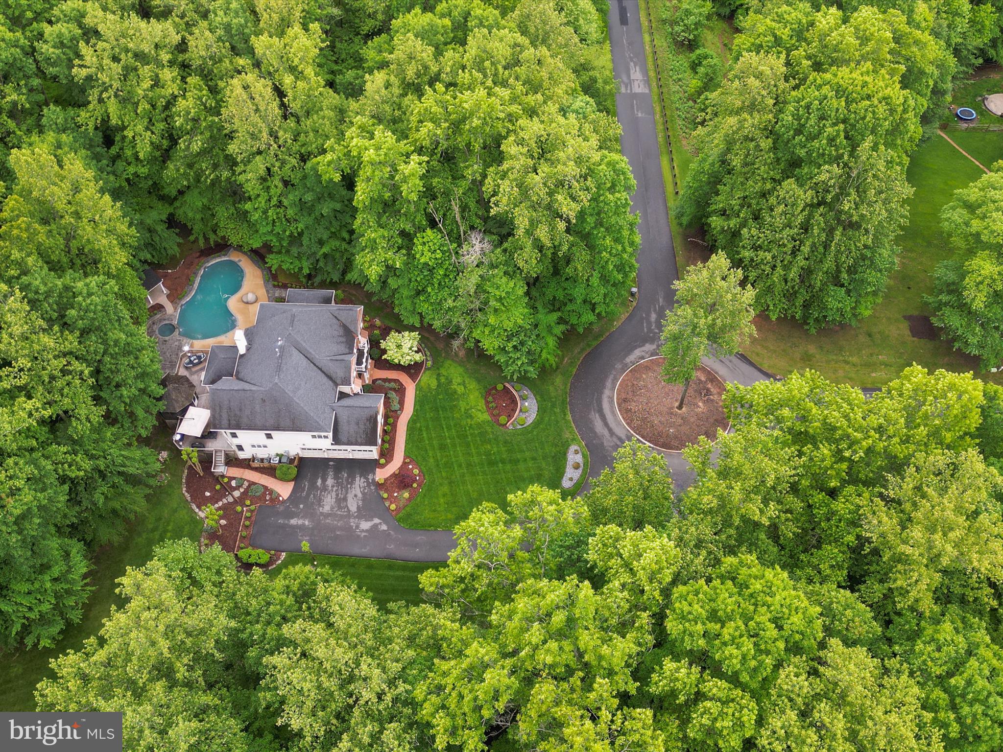 ESTATES AT ROSELAND - Residential