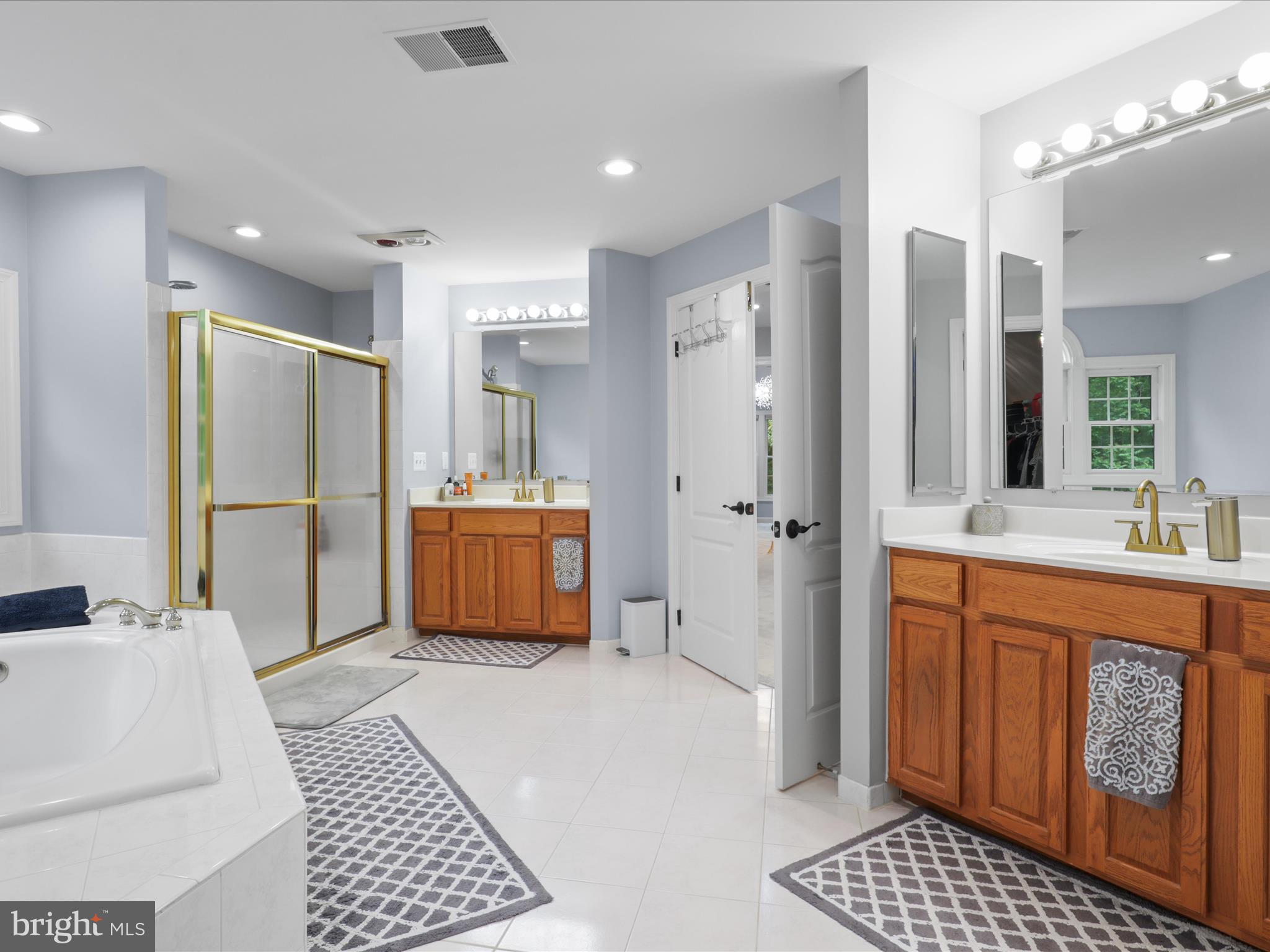 ESTATES AT ROSELAND - Residential