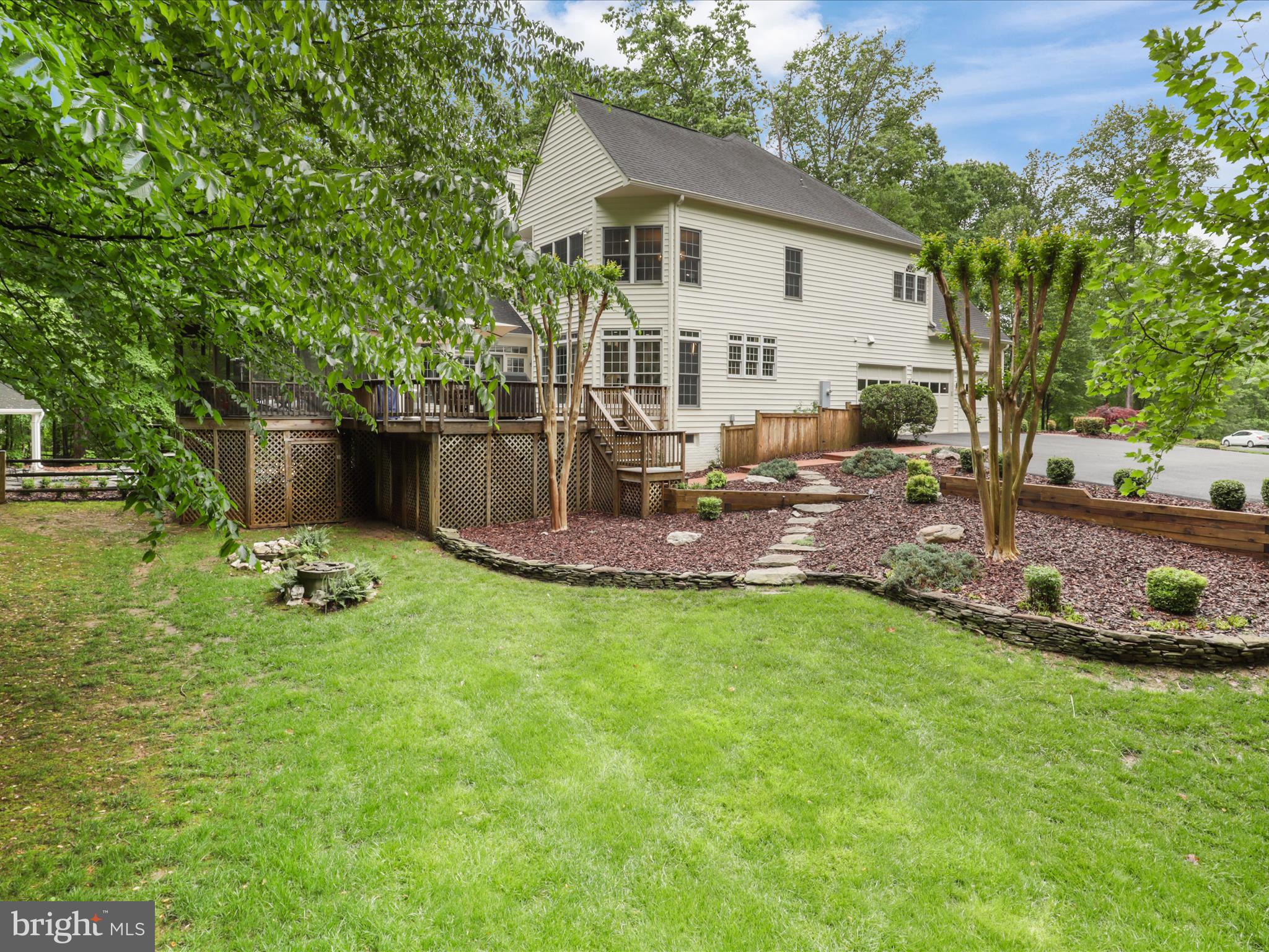 ESTATES AT ROSELAND - Residential