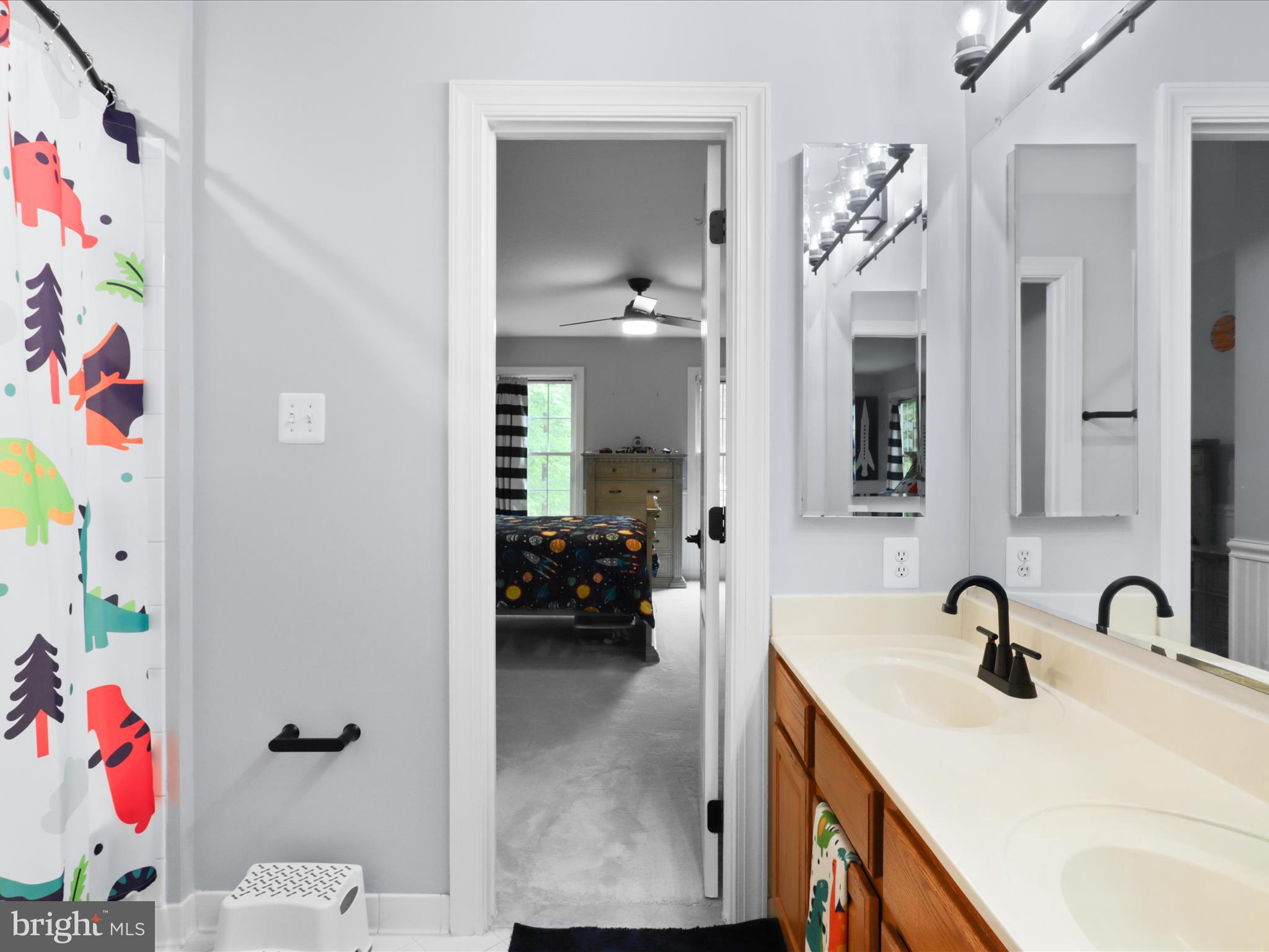 ESTATES AT ROSELAND - Residential