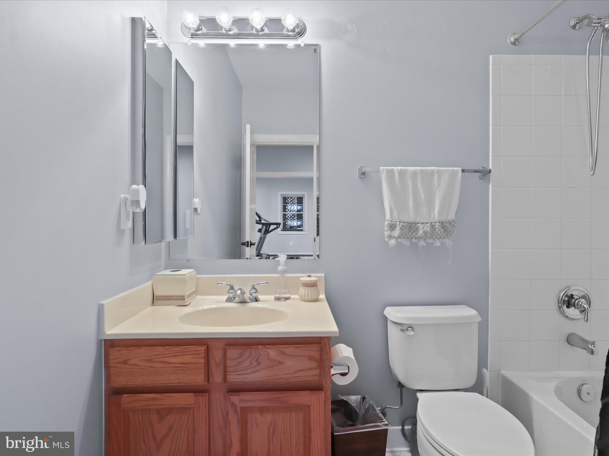 ESTATES AT ROSELAND - Residential