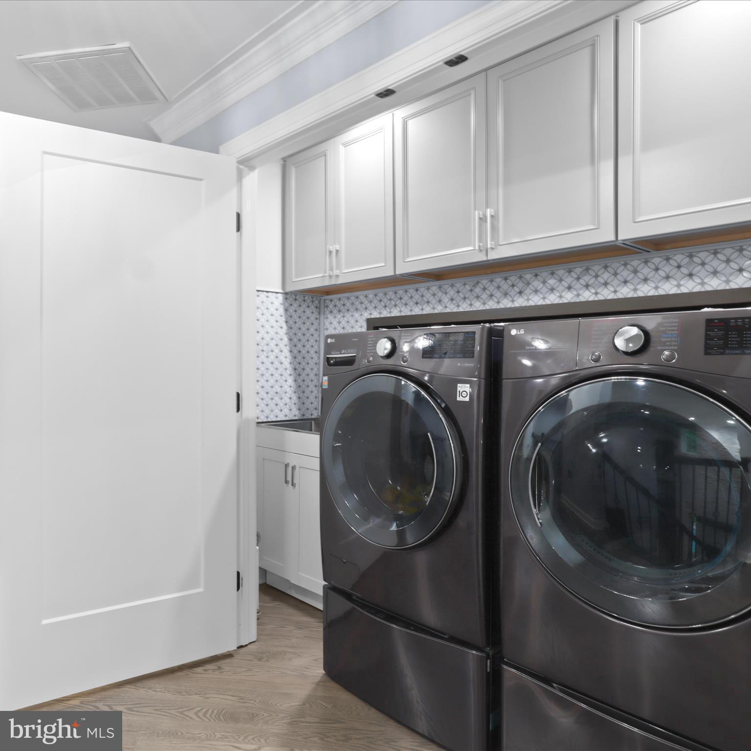 ESTATES AT ROSELAND - Residential