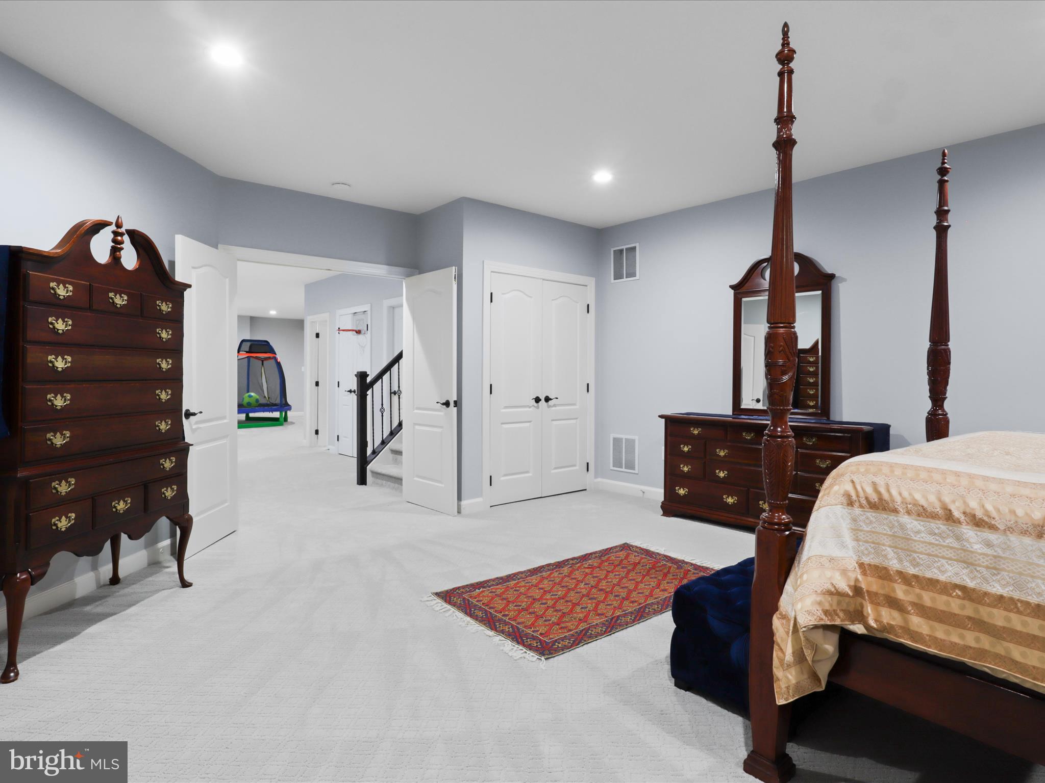 ESTATES AT ROSELAND - Residential