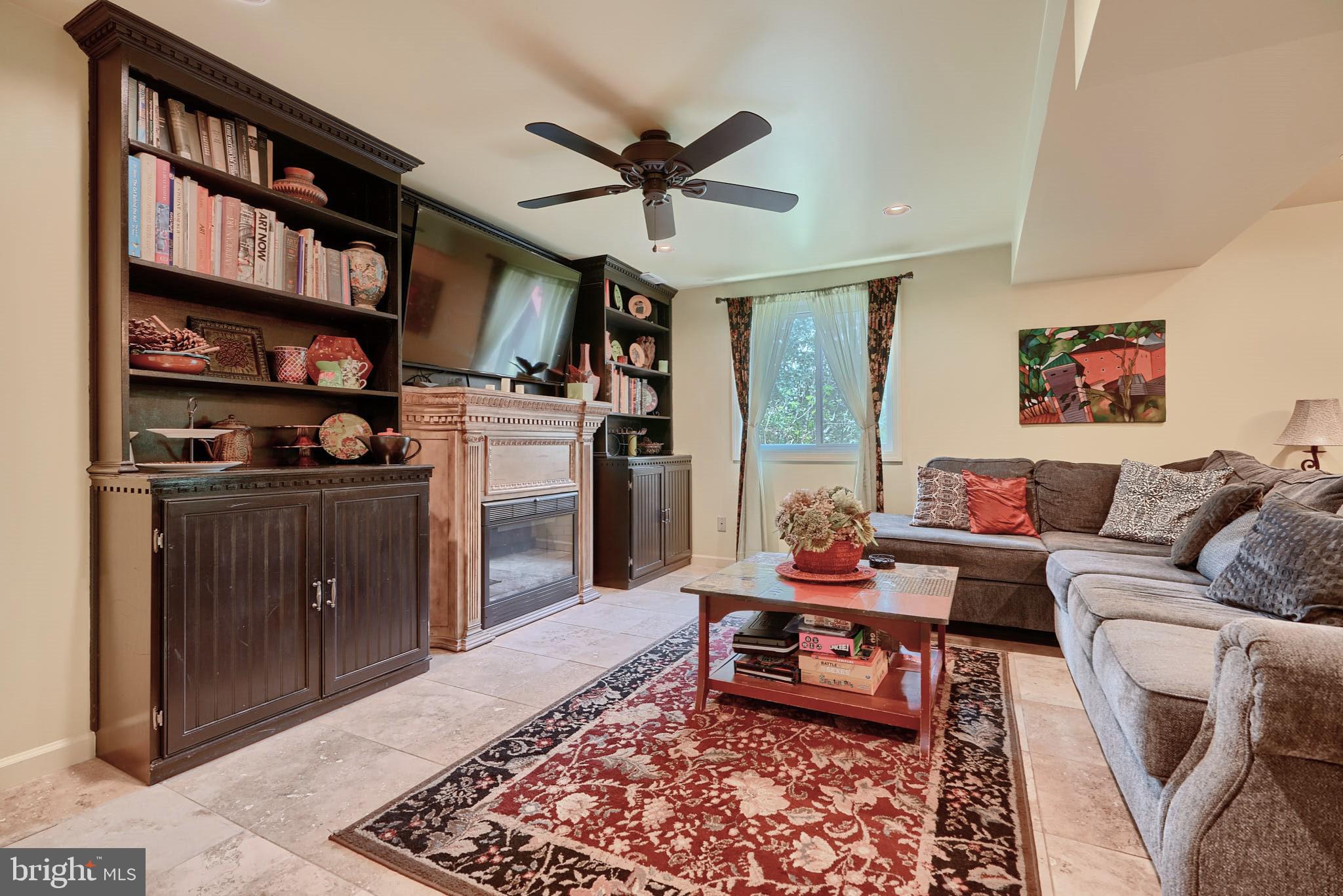 THE POINTS - Residential