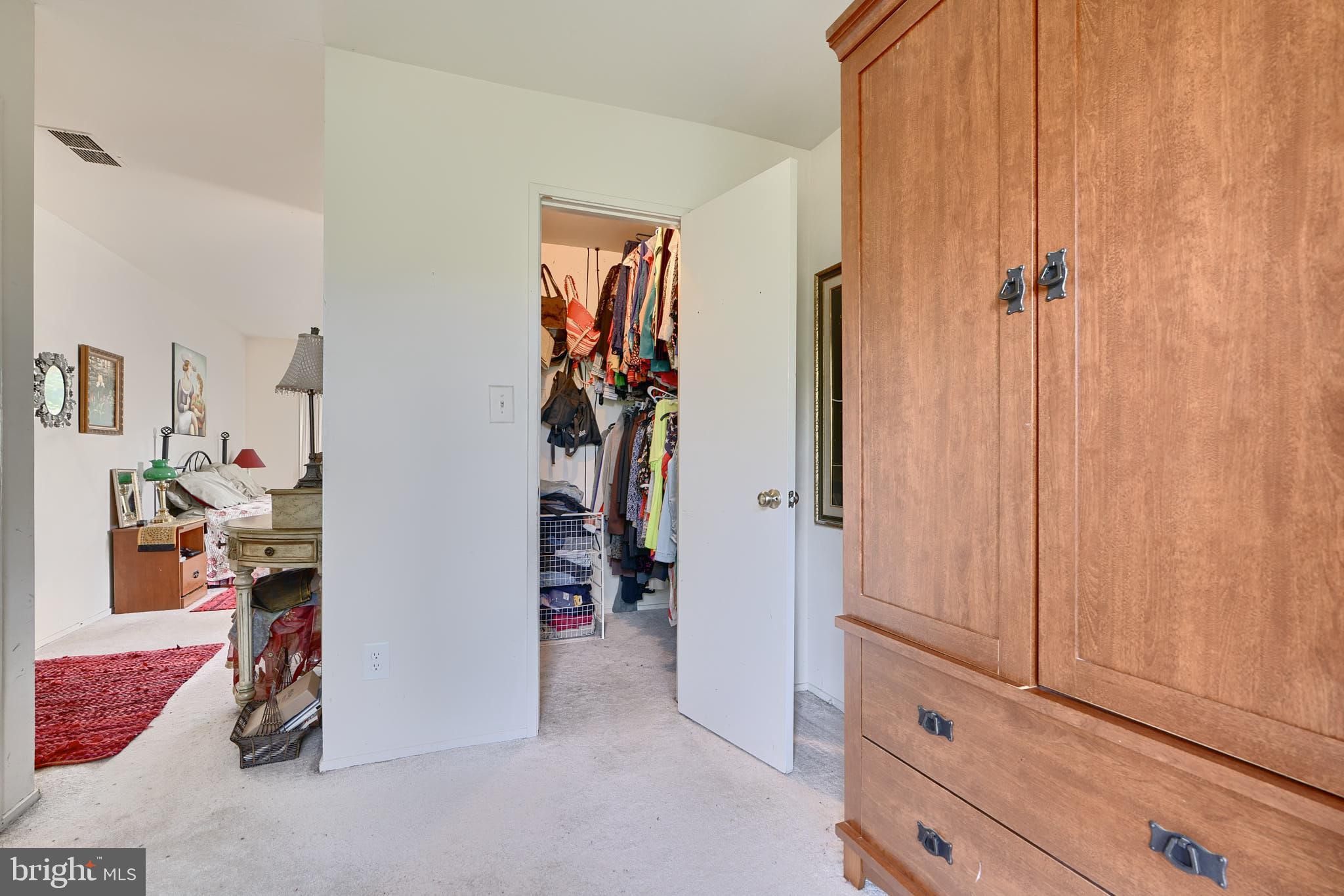 THE POINTS - Residential