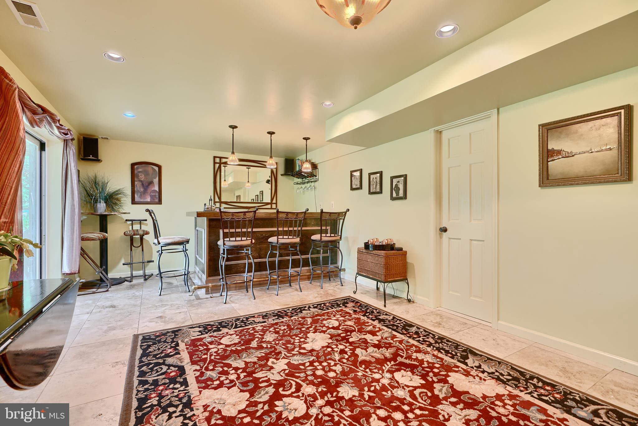 THE POINTS - Residential