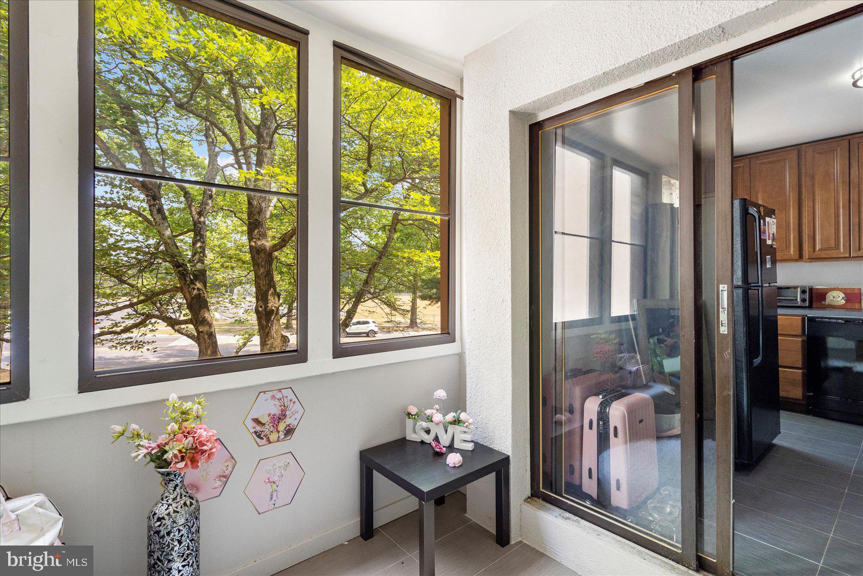 SHADOW OAKS - Residential