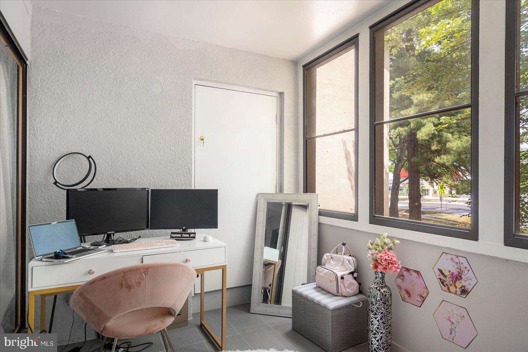 SHADOW OAKS - Residential