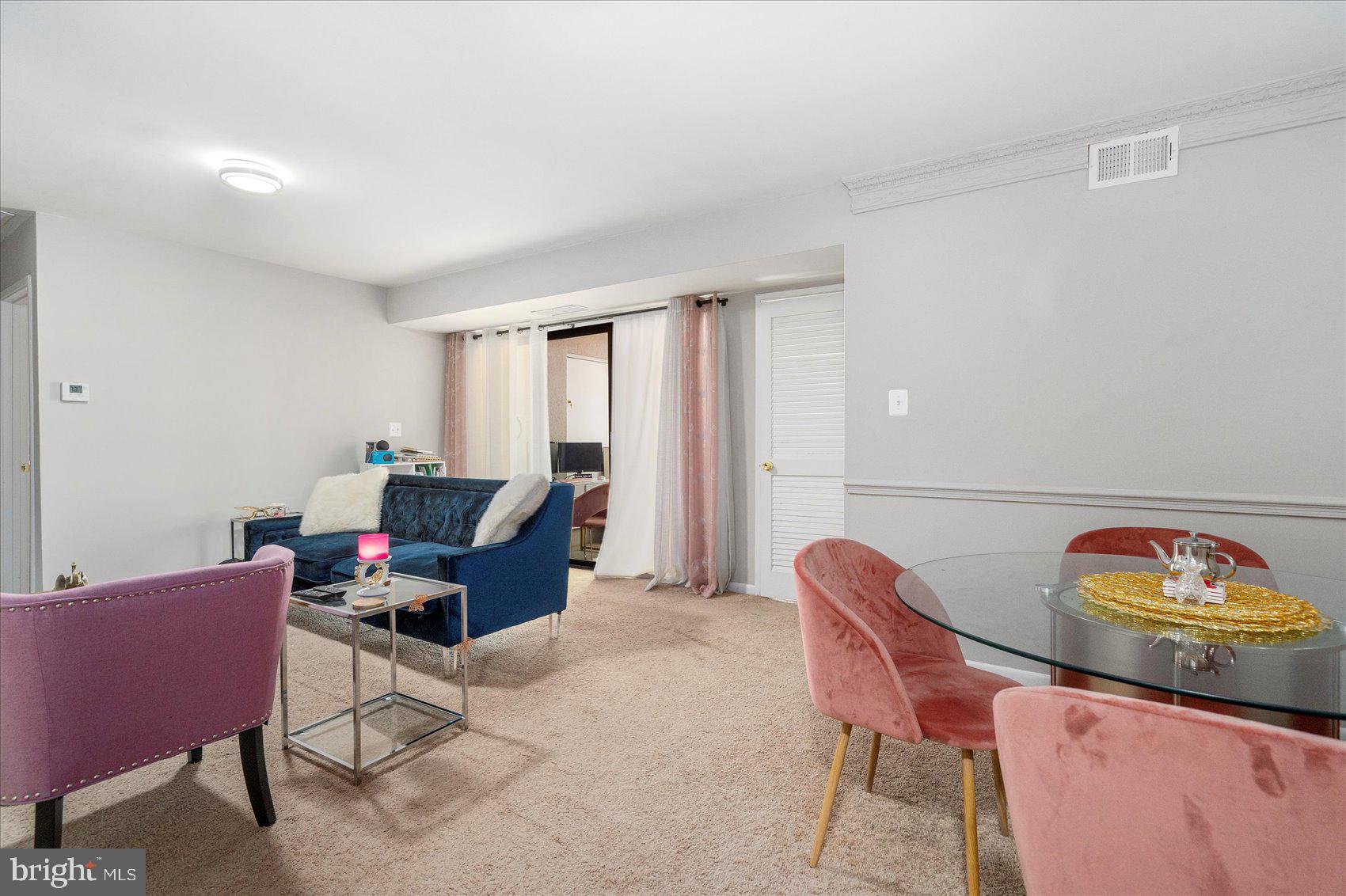 SHADOW OAKS - Residential