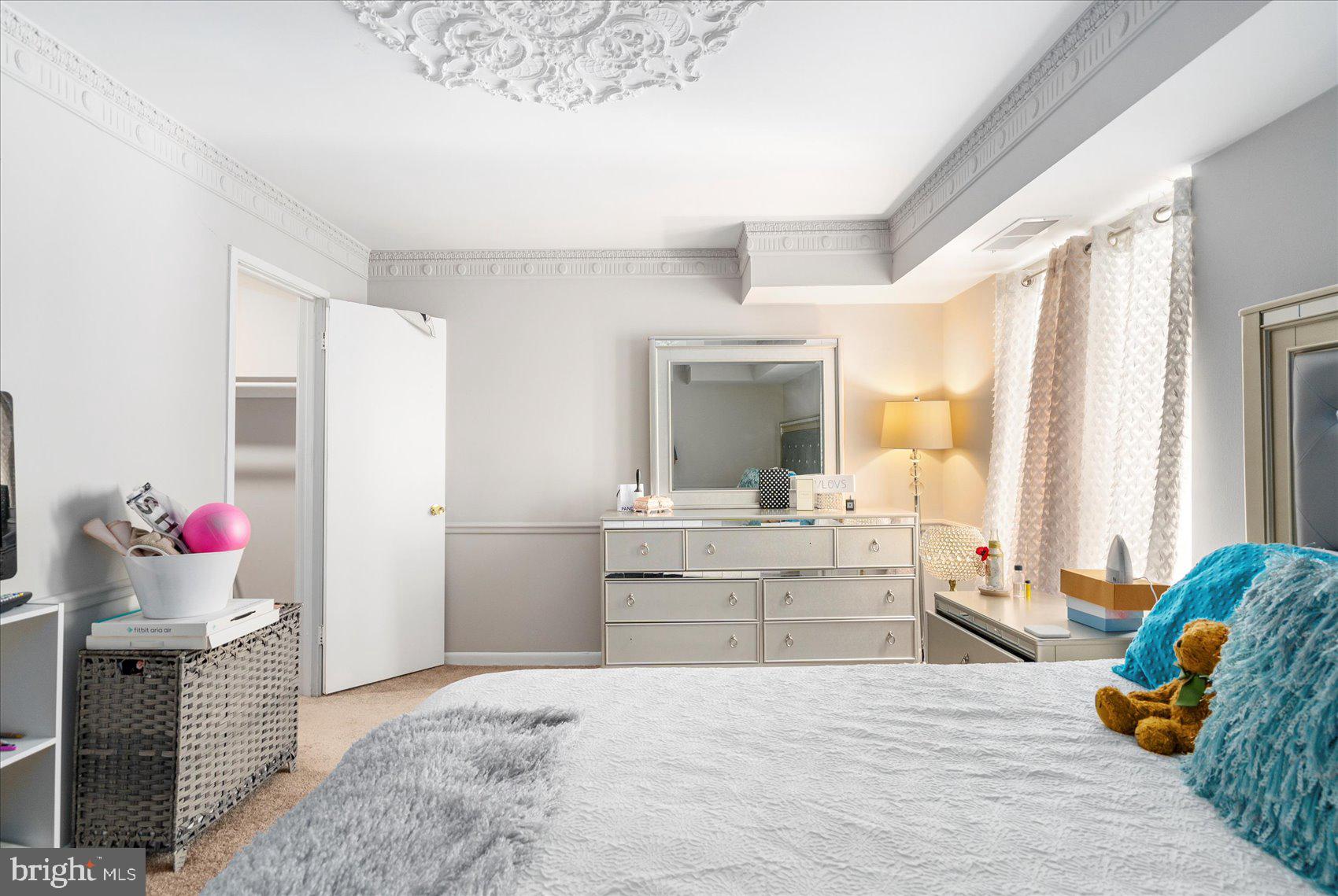 SHADOW OAKS - Residential