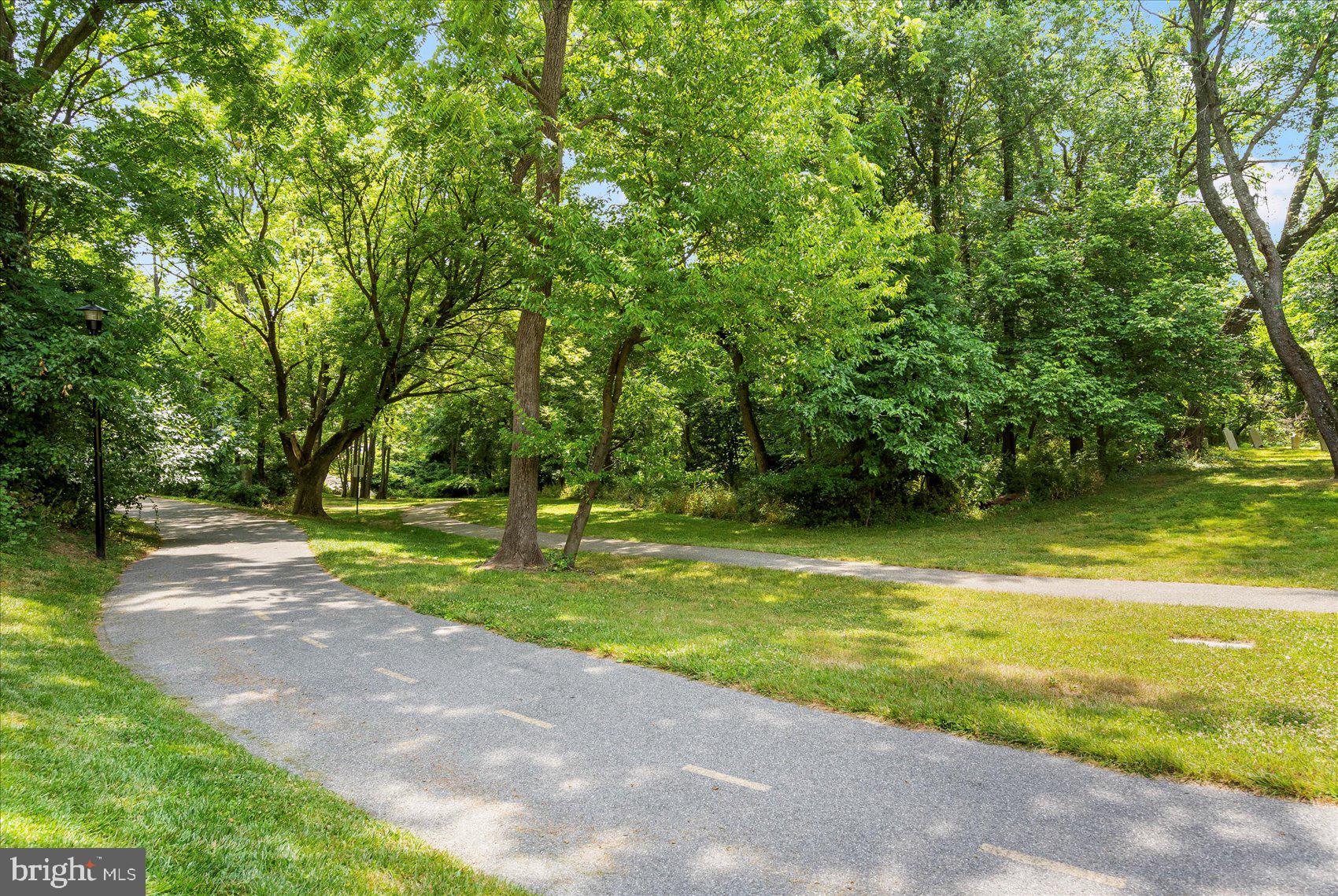 SHADOW OAKS - Residential