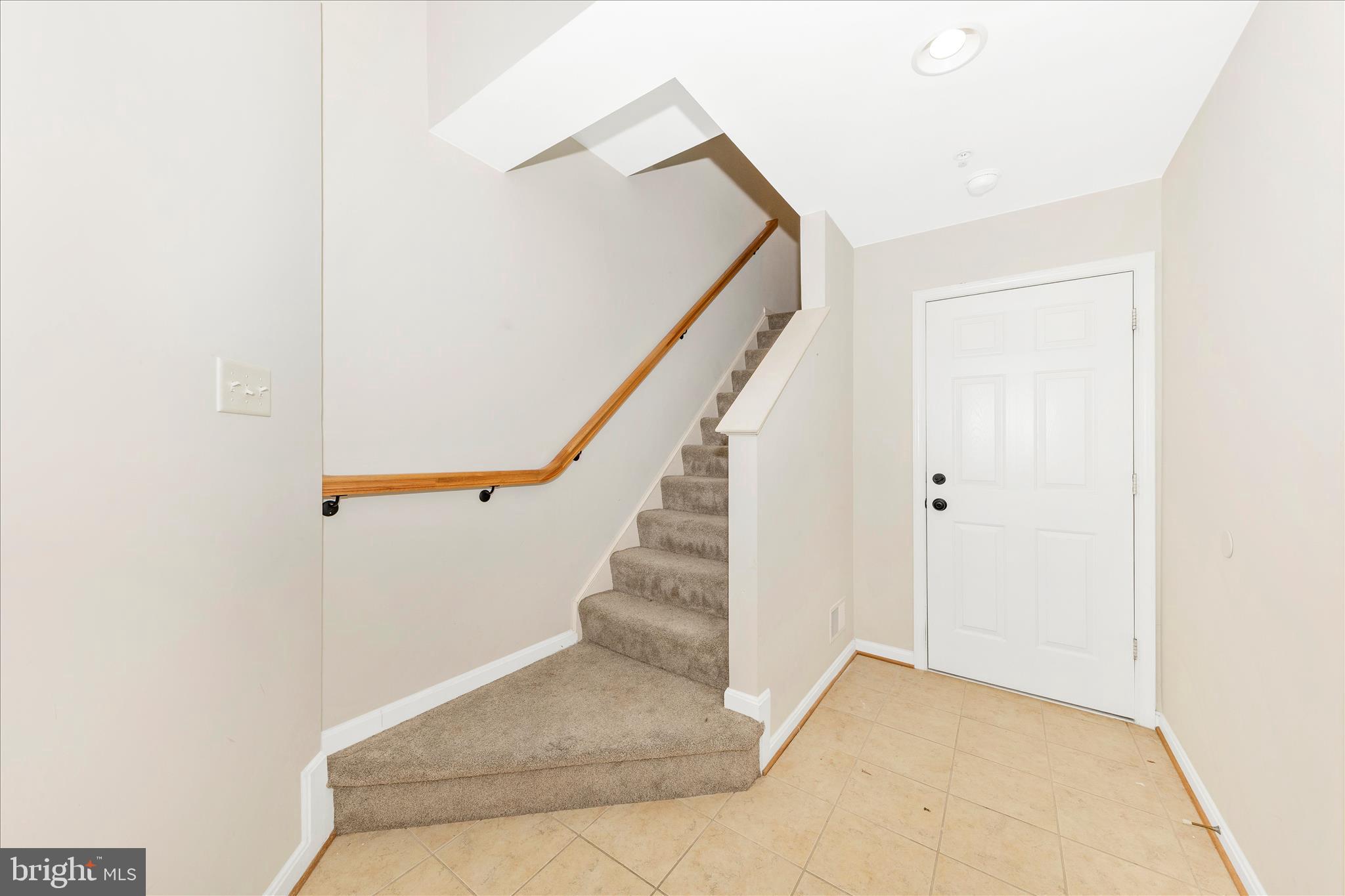 TWIN ARCH CROSSING - Residential Lease