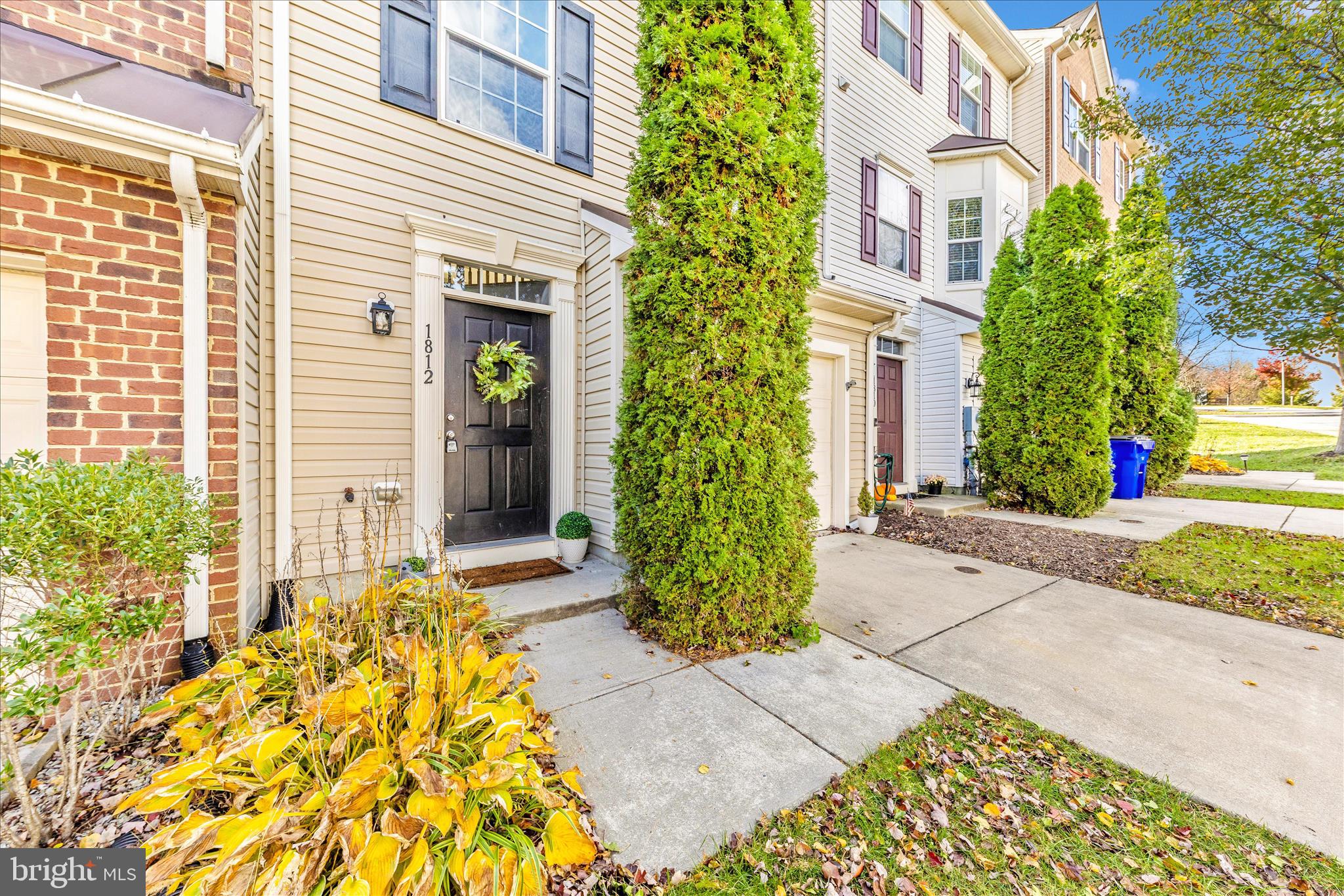 TWIN ARCH CROSSING - Residential Lease