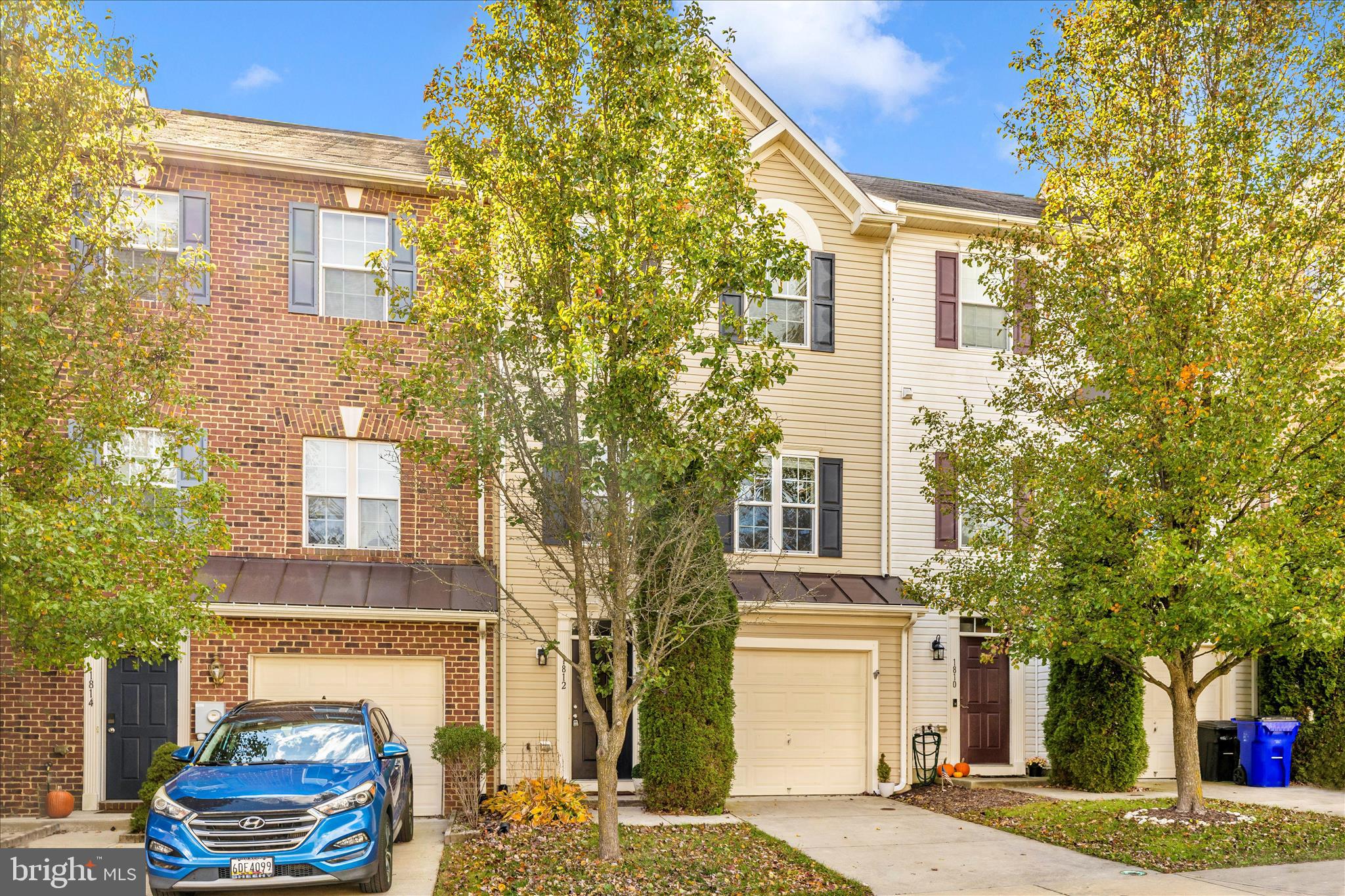 TWIN ARCH CROSSING - Residential Lease