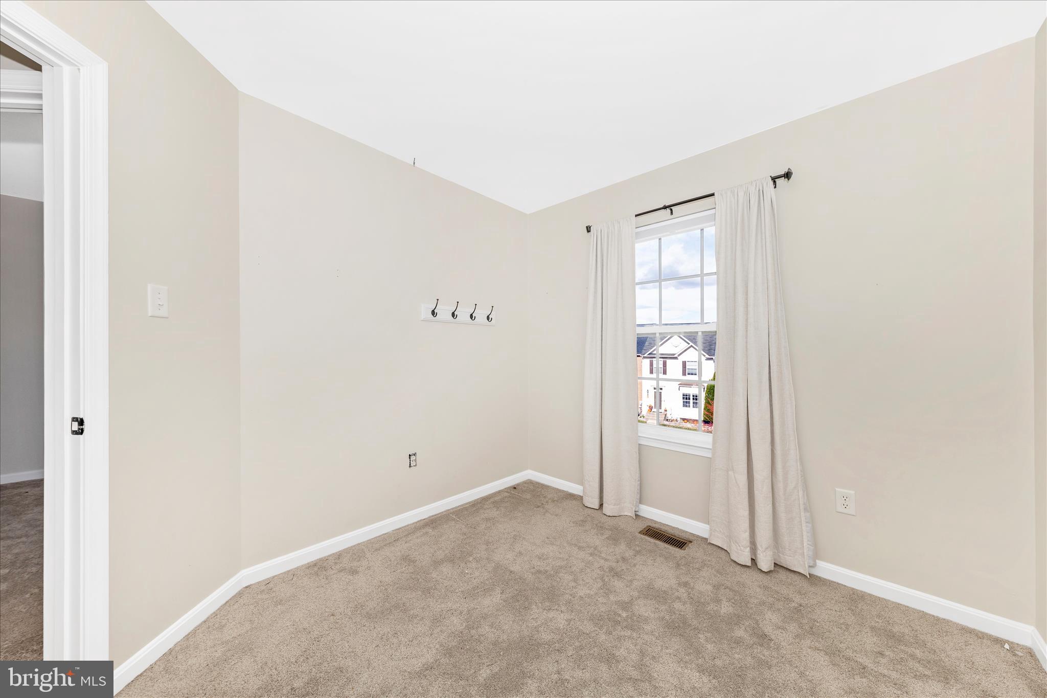 TWIN ARCH CROSSING - Residential Lease