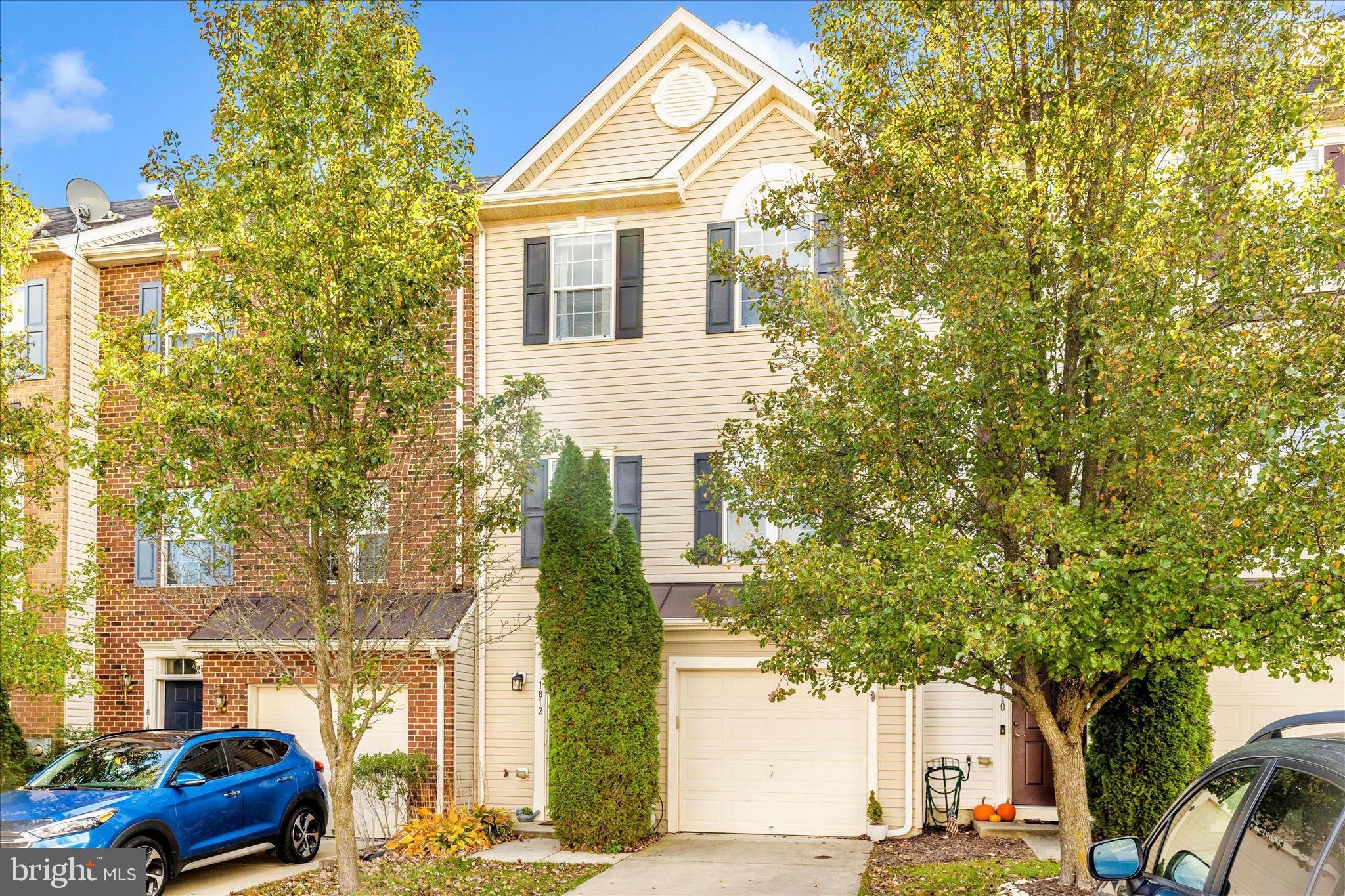 TWIN ARCH CROSSING - Residential Lease