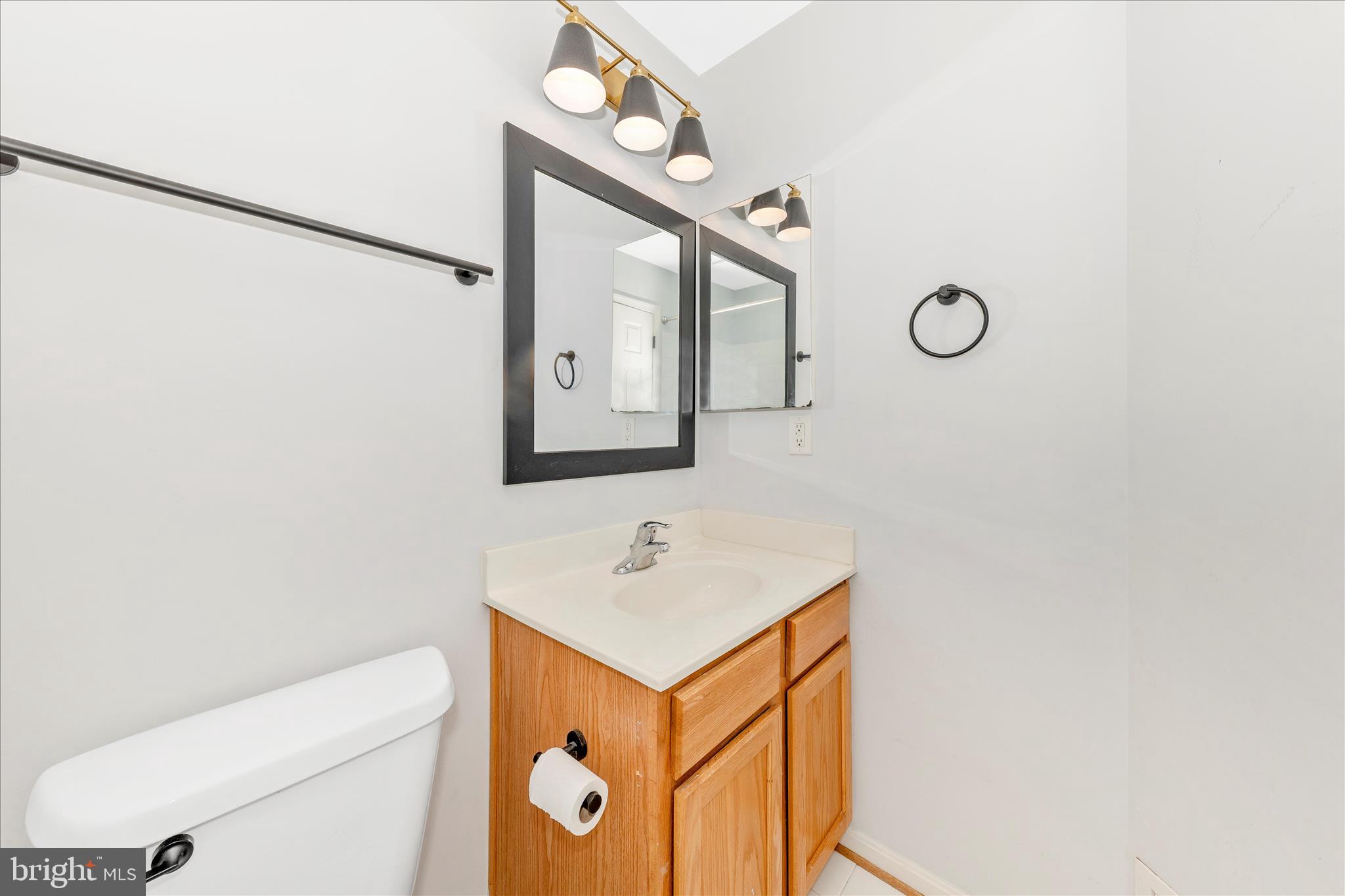 TWIN ARCH CROSSING - Residential Lease