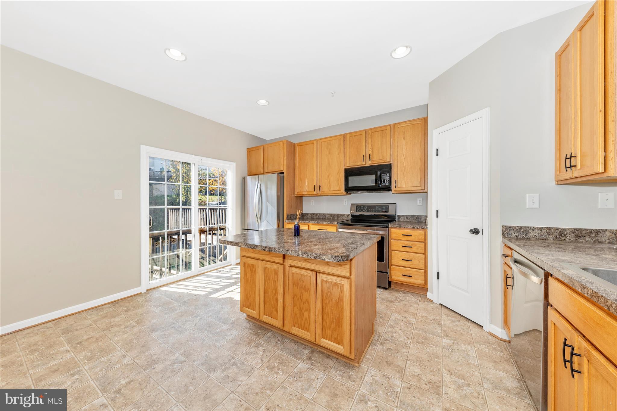 TWIN ARCH CROSSING - Residential Lease