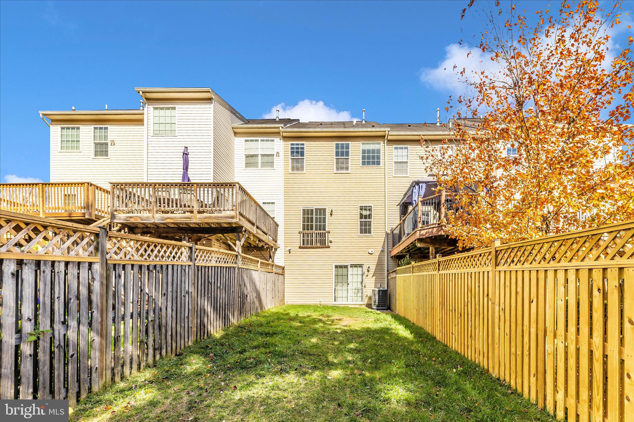 TWIN ARCH CROSSING - Residential Lease