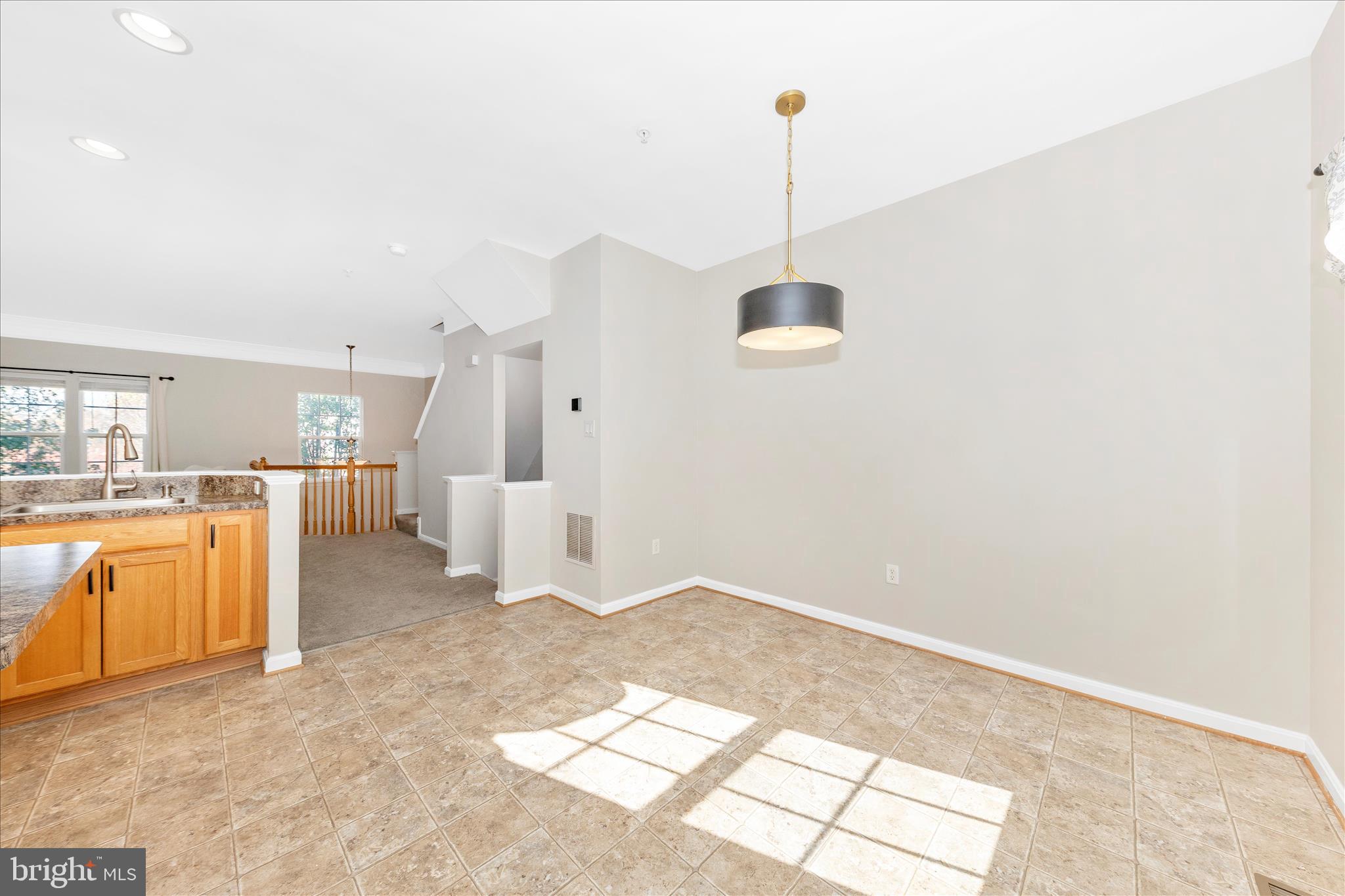 TWIN ARCH CROSSING - Residential Lease