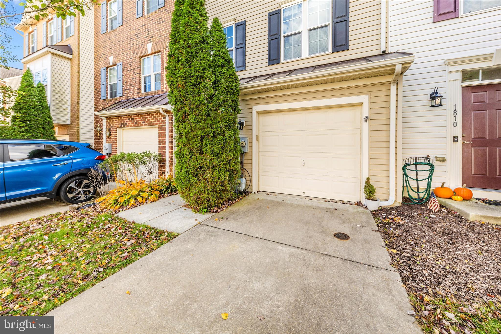 TWIN ARCH CROSSING - Residential Lease