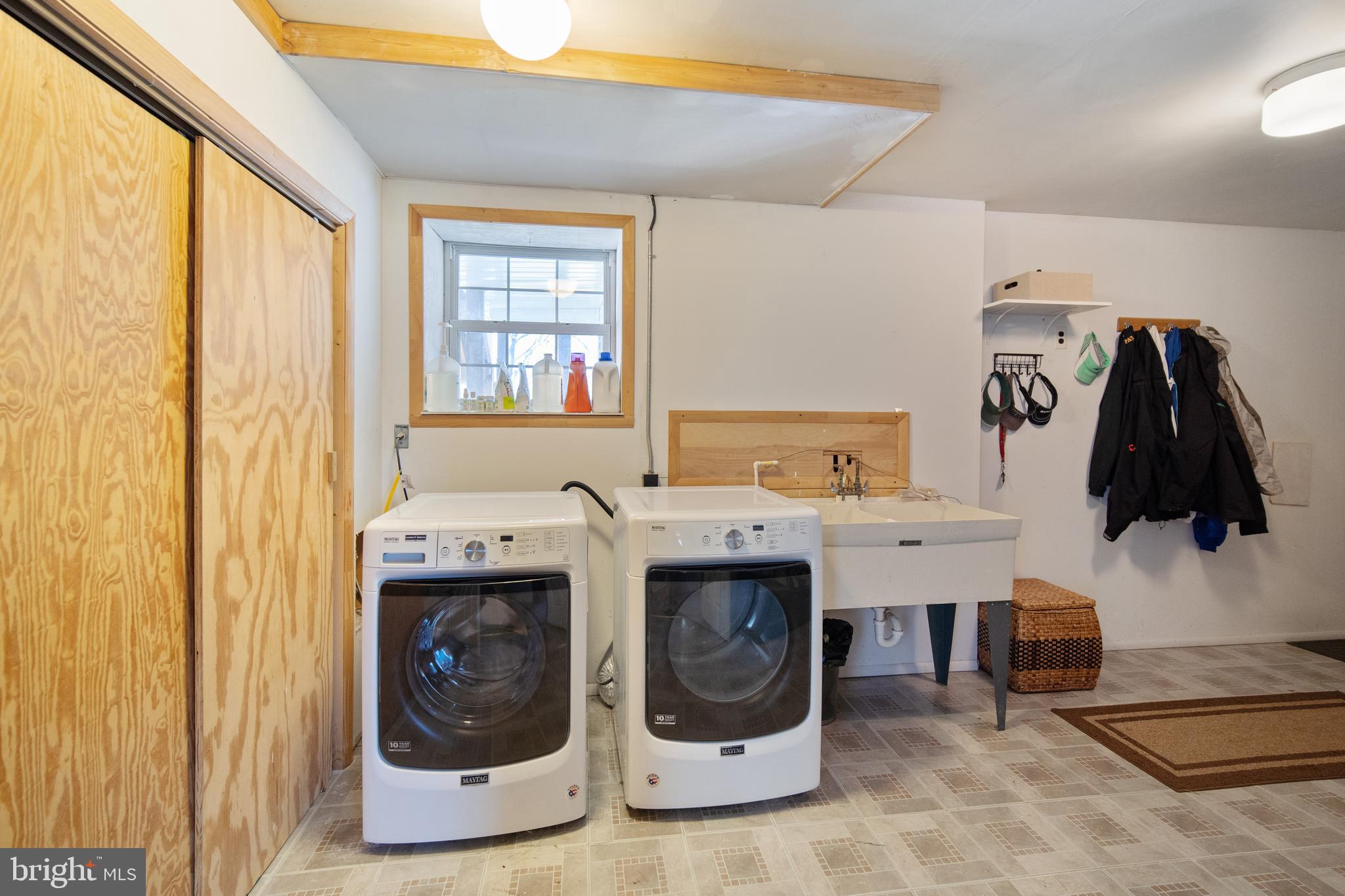 WHISPERING MEADOWS - Residential